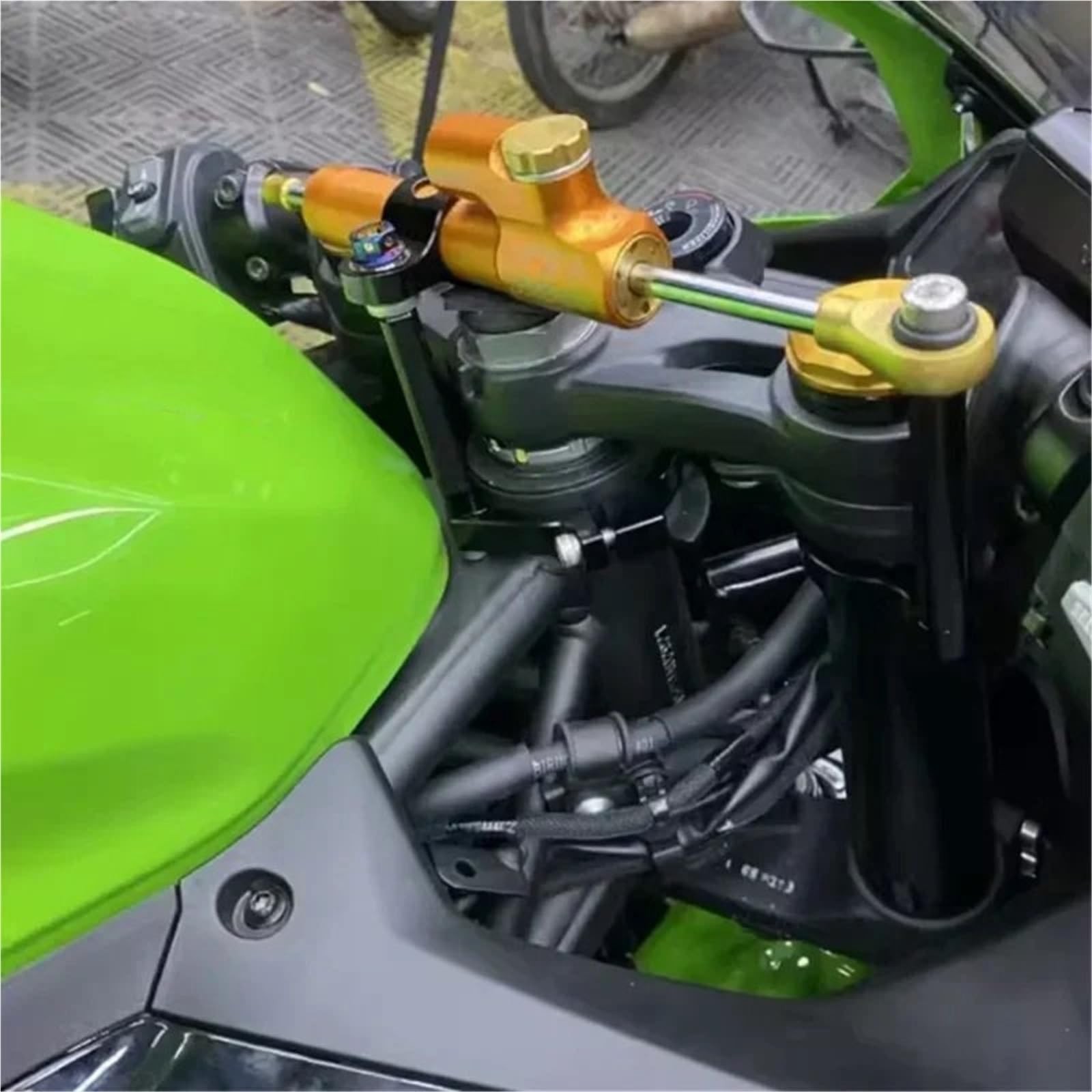 Akcesoria motocyklowe, wspornik stabilizatora, amortyzator skrętu, pasuje do Kawasaki ZX-4RR ZX4R 2023- Stabilizator Amortyzatora(Gray Gold)