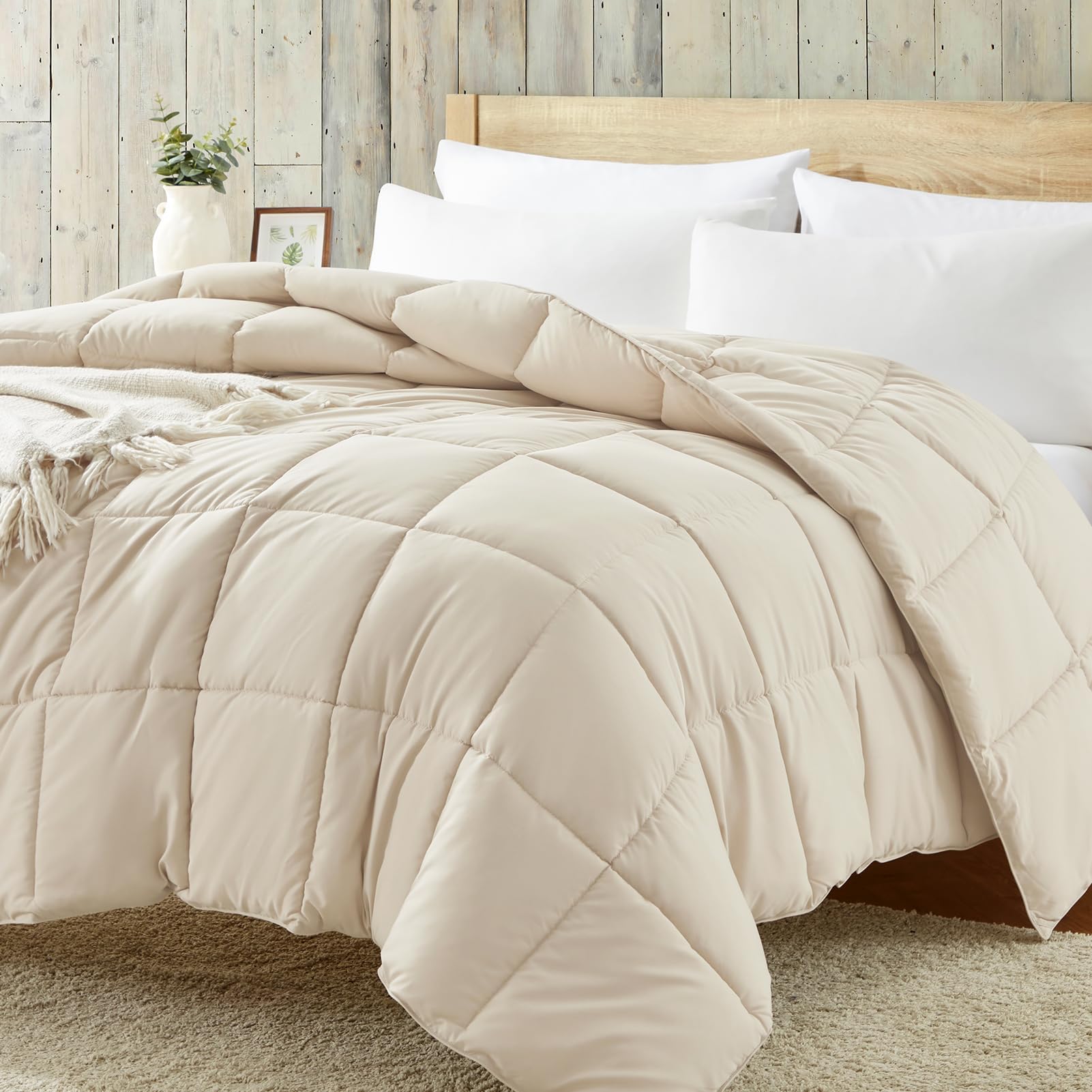 Homelike Moment Lightweight Queen Comforter - Beige Down Alternative Bedding Comforters Queen Size, All Season Duvet Insert Quilted Bed Comforter Soft Cozy Queen Full Size Beige