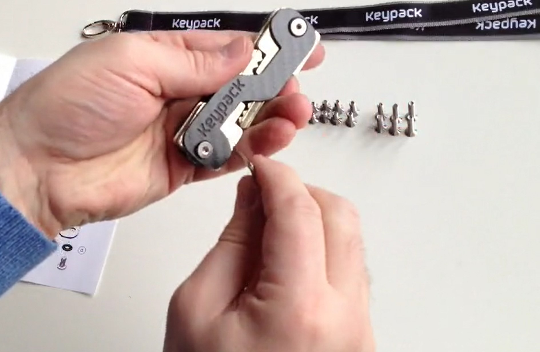 POCARDO KEY-TOOL | 12-in-1 multitool | Sleutelvormig multifunctioneel gereedschap | Schroevendraaier, bieropener, moersleutel, liniaal, pakketopener