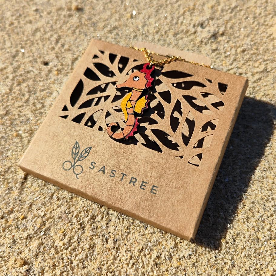 Sastree Colgante Caballito de Mar Original| Edición Limitada Sas365 | Madera Sostenible Pintados a Mano | Joyería Original Marina y Océano (Acero Inox Oro)