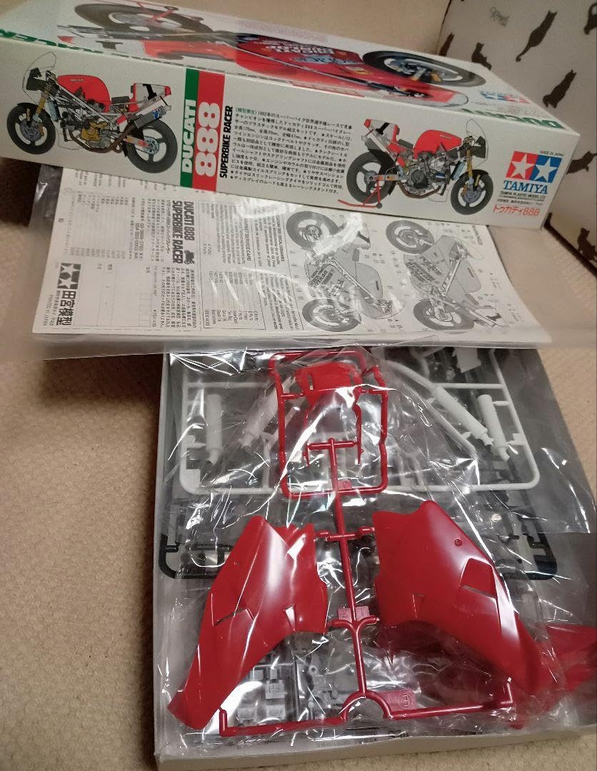 Amazon.co.jp: タミヤ1 12バイクプラモデル ドゥカティ888スーパー