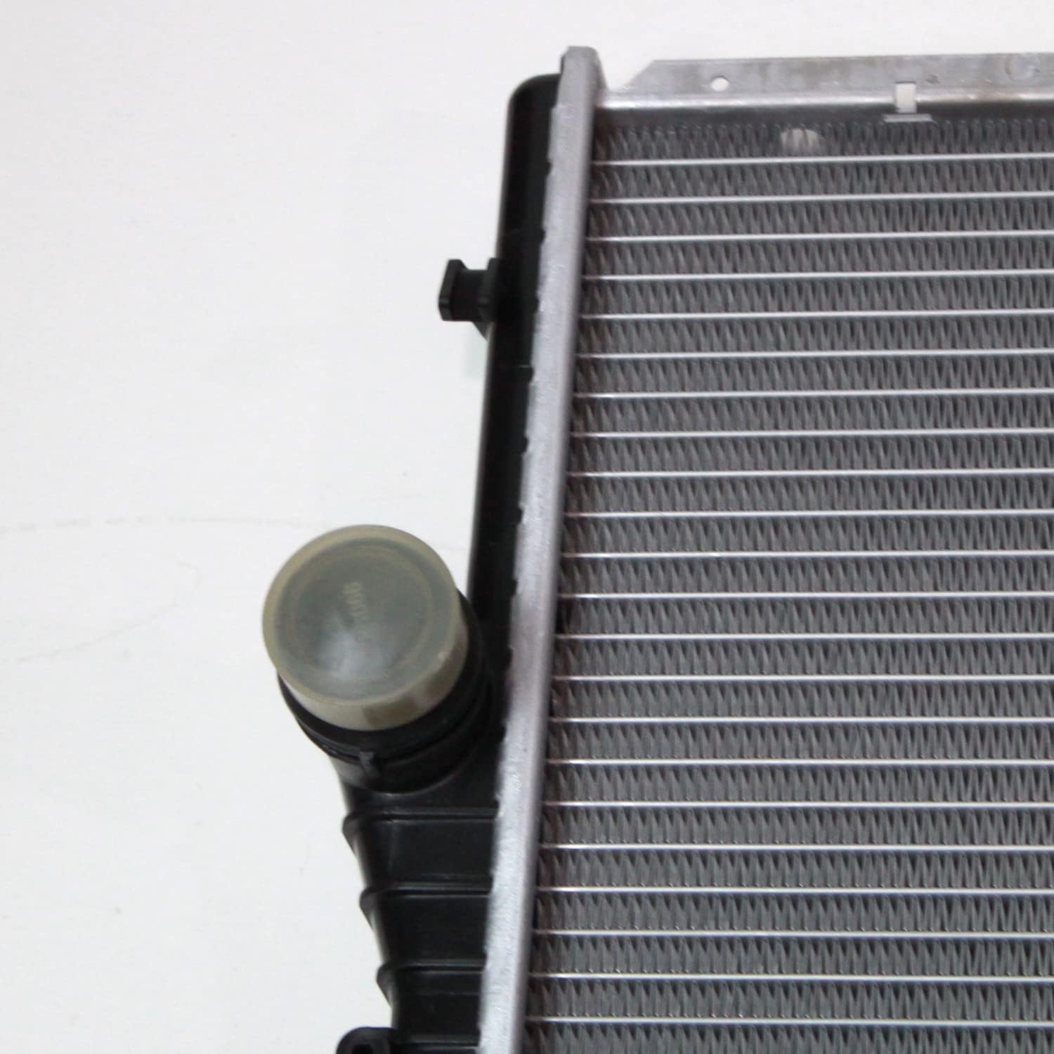 TYC 2594 Radiator Compatible with 2001-2006 BMW X5