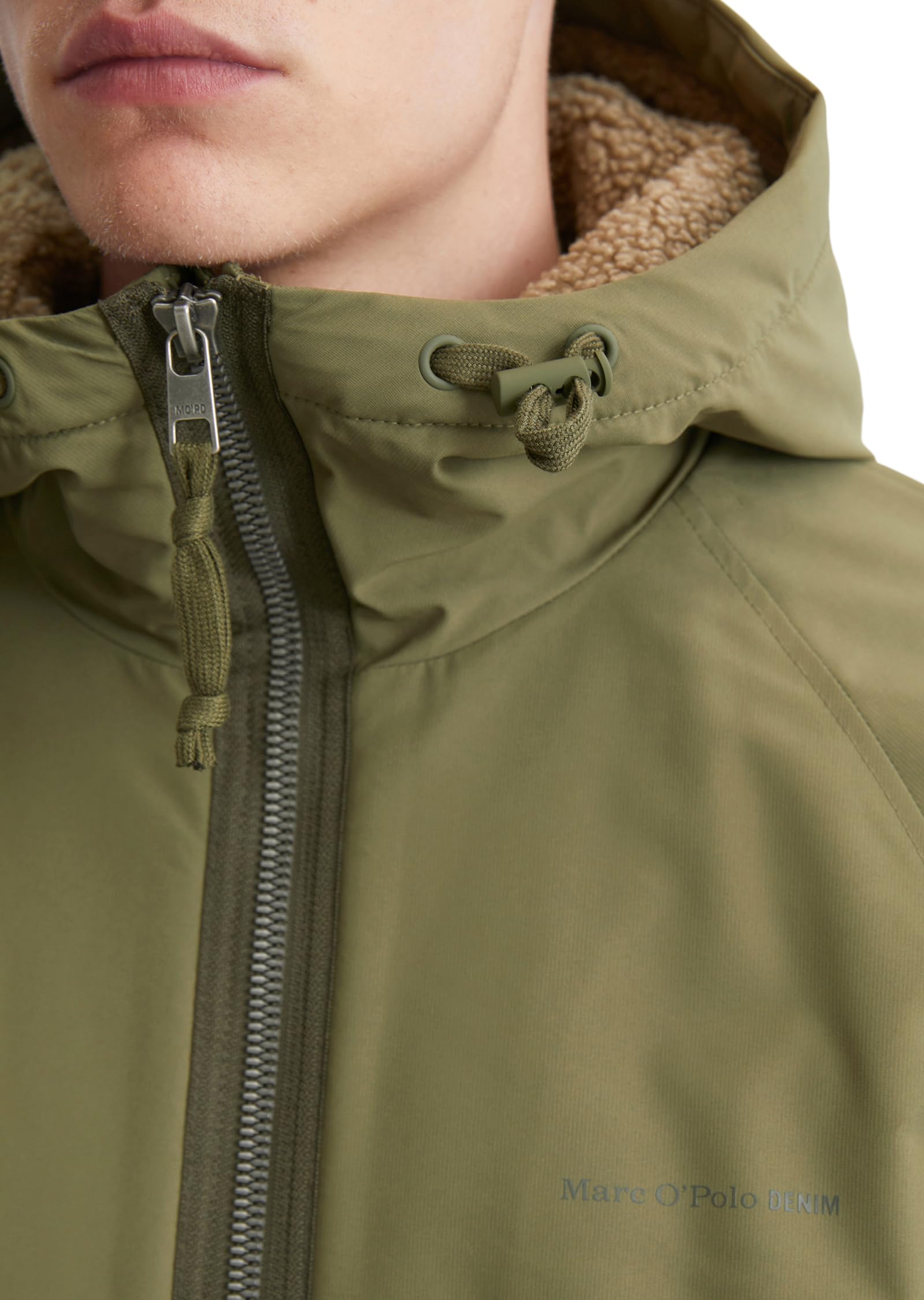 Marc O'Polo Denim Herren Parka mit Kapuze wasserabweisend, Grün (Capulet Olive), S – Ansicht 2