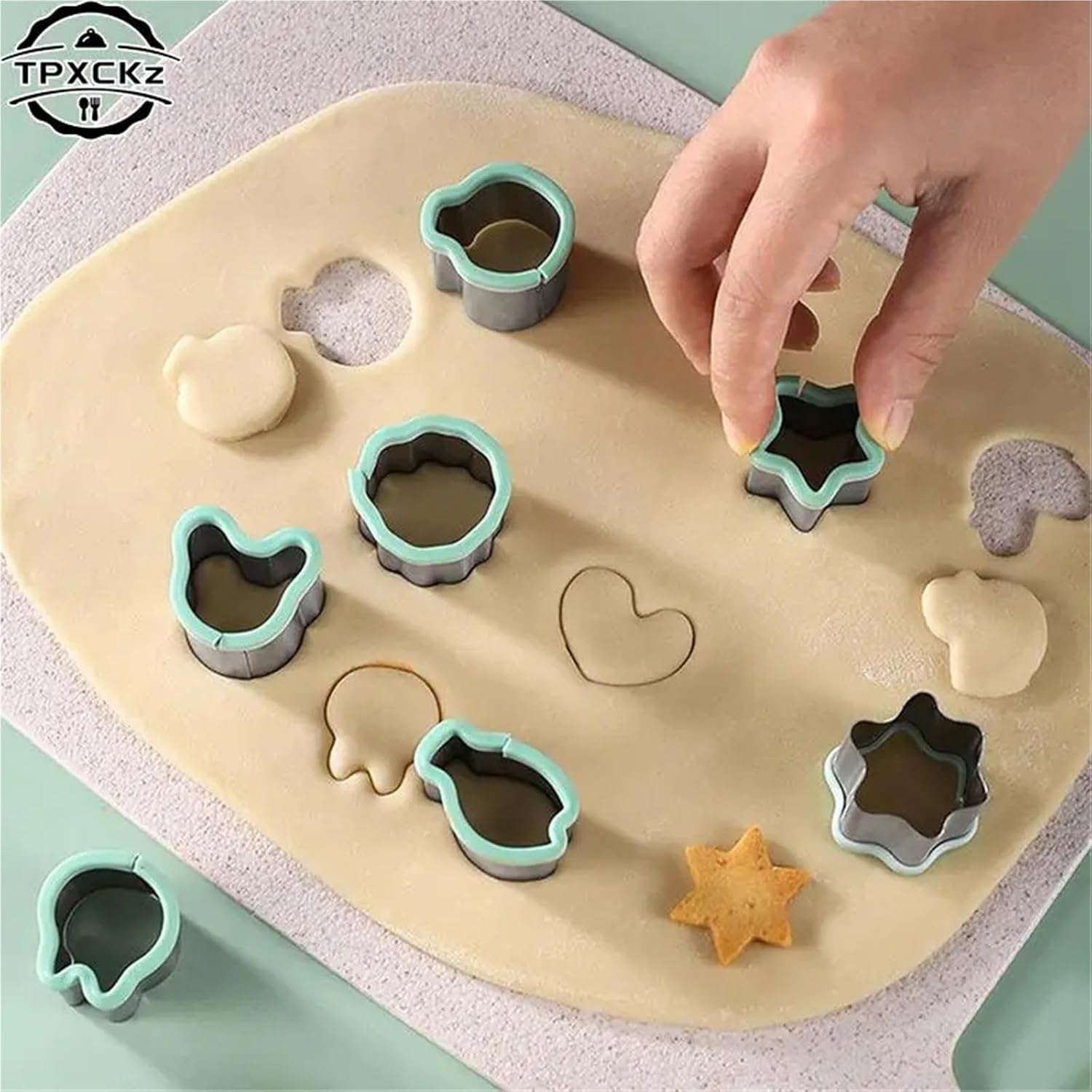 1pc Star Heart Shape Vegetables Cutter Portable Plastic Handle Cook Tools Stainless Steel Fruit Cutting Die Kitchen Gadgets(Pink-K)