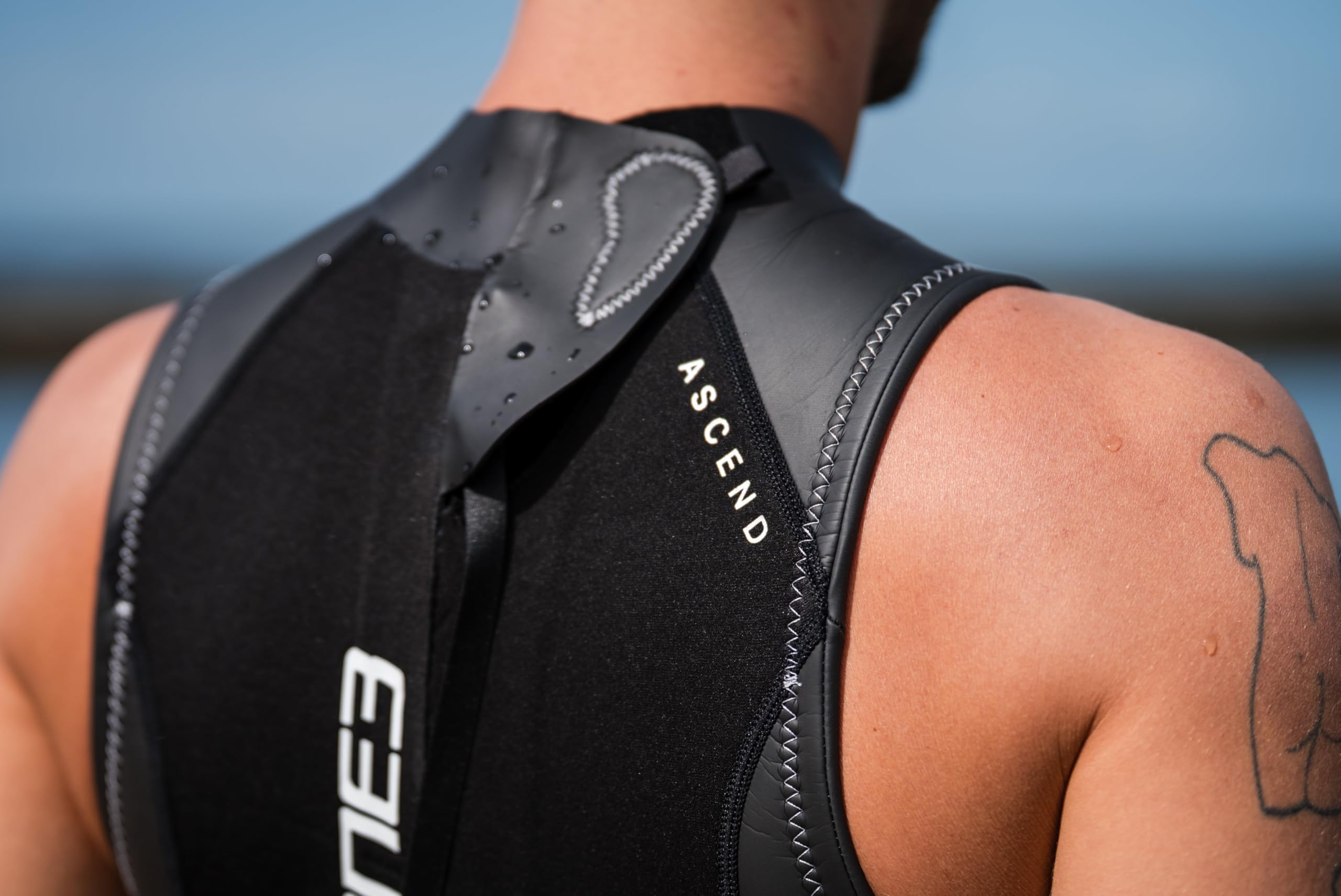 ZONE3 Ascend - Traje de neopreno sin mangas para hombre, ajuste de rendimiento con movimiento sin restricciones