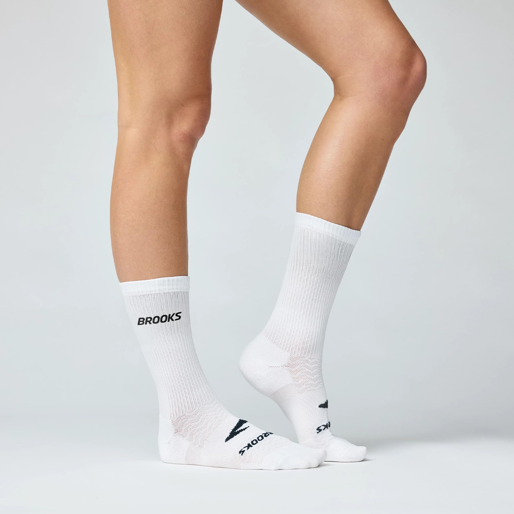 Brooks Run-In Crew - Confezione da 3 paia di calzini sportivi da corsa con vestibilità comoda, per uomini e donne (confezione da 3)