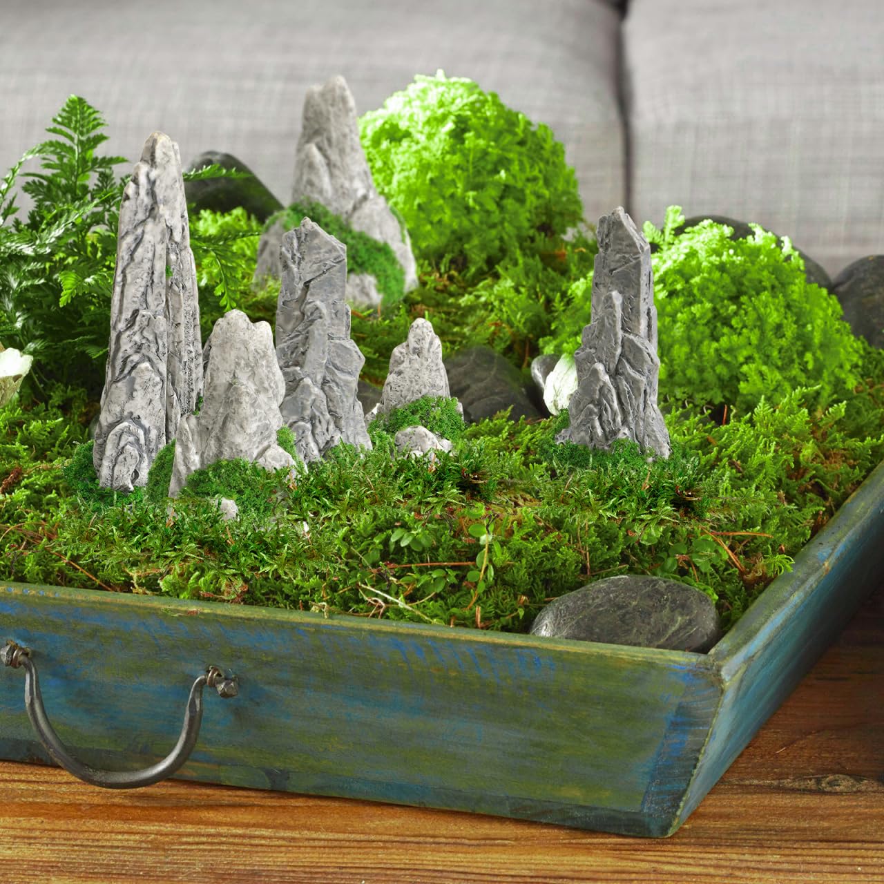 Amosfun Kunstharz-Stein-Ornamente für Aquarium, verschiedene Höhen, künstliche Bergdekoration, realistische Miniatur-Steine für Aquarien, Terrarien und Bonsai (2,5–7,5 cm), 8 Stück