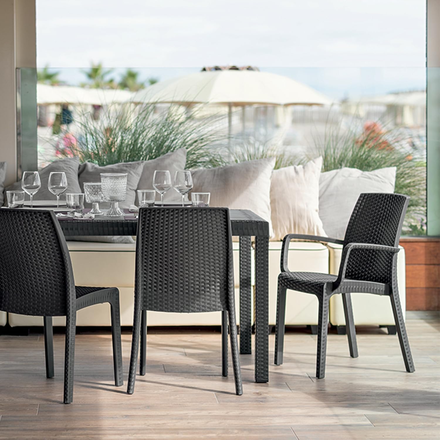 Sicignano Poltrona con Braccioli, Sedia con Braccioli, Poltrona Indiana, Antracite, Impilabile, Sedia Plastica, Interno Esterno Giardino, 59x57x86 cm, 1 Pezzo, BC904