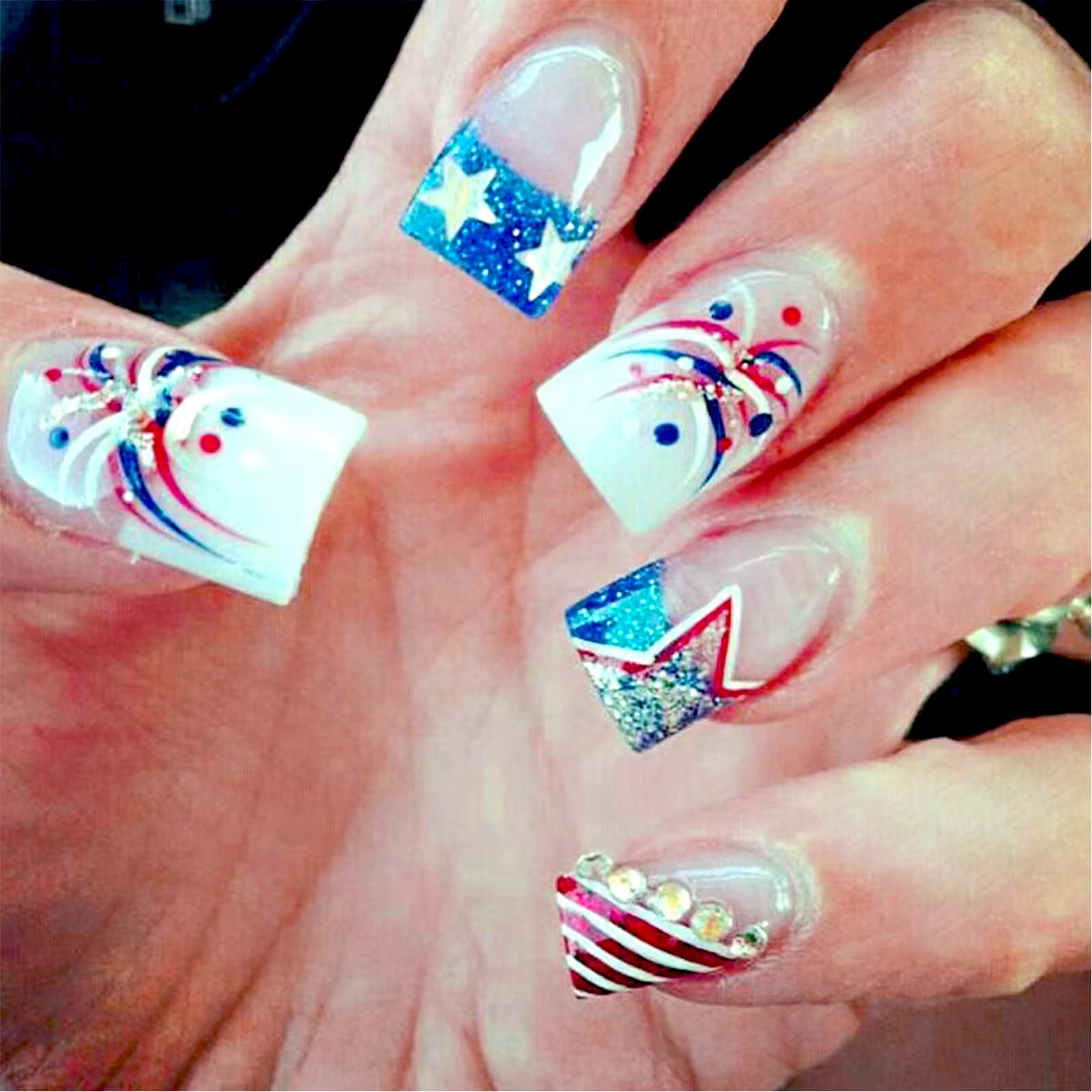 24Pcs 4th of July Press on Nails Short Square French Tip Fake Nails with Red Blue Glitter Fireworks Design Independence Day Glue on False Nail