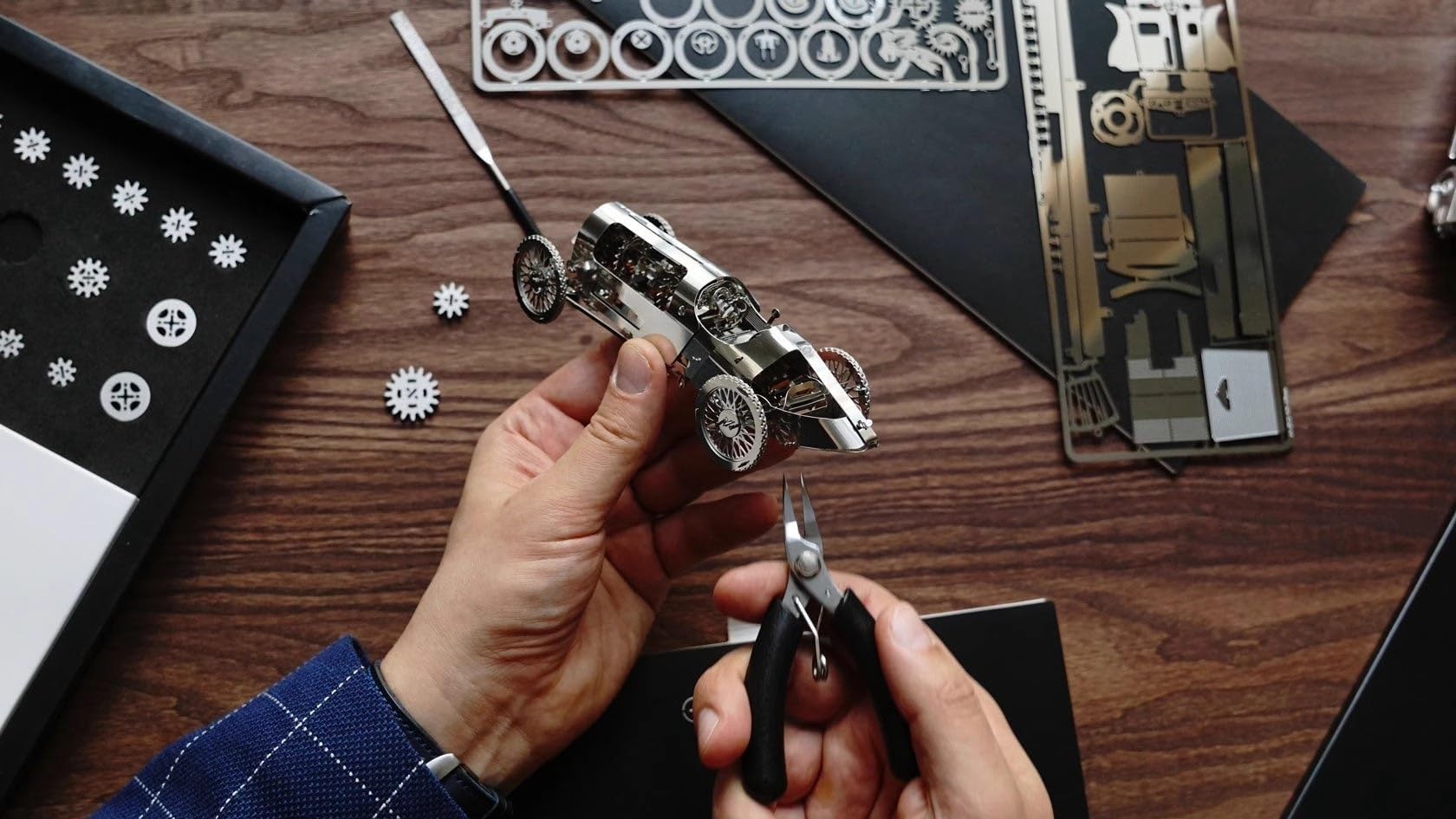 Zestaw puzzli metalowych 3D dla dorosłych, zestawy modeli samochodów sportowych napędzanych mechanicznym mechanizmem zegarowym,do samodzielnego montażu,idealny wystrój pokoju i wybór 92 szt.