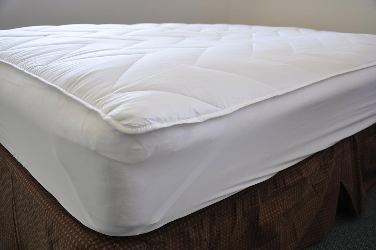 Natural Comfort Waterproof Mattress Pad Super Absorbency 15-Inch Deep Pocket, Queen