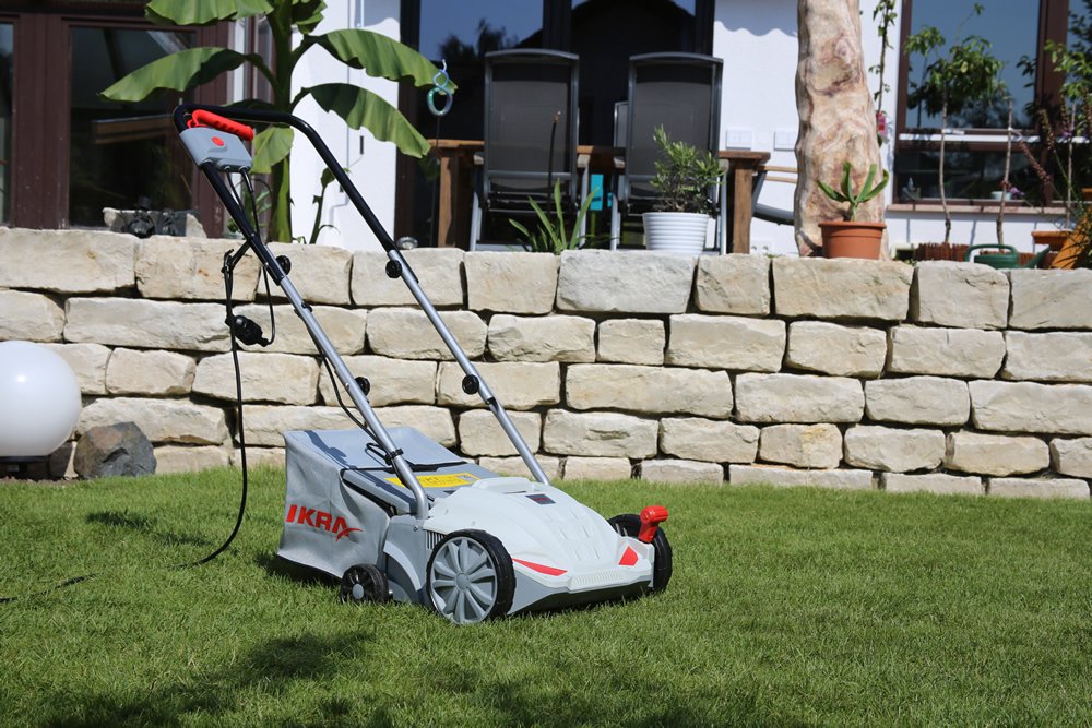 IKRA Aerator i Wertykulator elektryczny IEVL 1532 worek przechwytujący 30l szerokość robocza 32cm głębokość robocza regulowana 1.500W