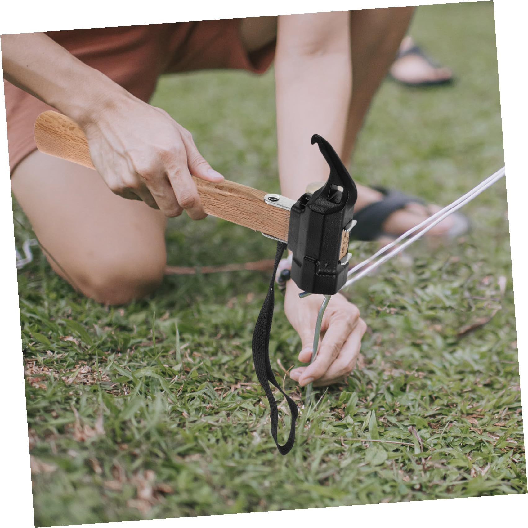 Toddmomy Martello per Picchetti da Campeggio Leggero e Compatto con Estrattore Unghie Resistente Martello Multiuso per Tende Escursionismo e Backpacking Testa Antiscivolo per Installazione