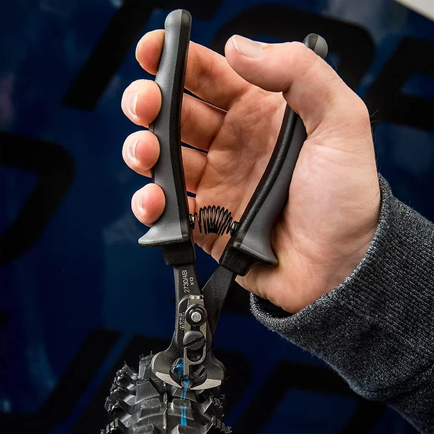 Schwalbe Tread Cutting Tool