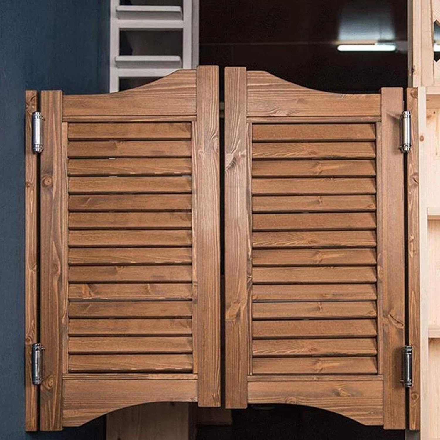 Porte battante de salon en bois durable style persienne avec charnières automatiques