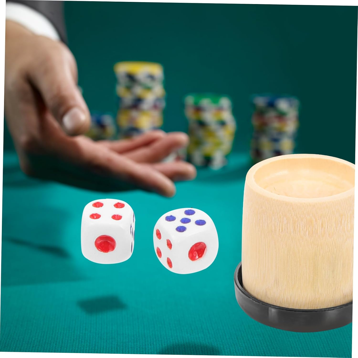 2-Piece Natural Bamboo Dice Cup Set for KTV Games Sturdy Dice Shaking Cups with Dices for Party Supplies Compact Rolling Holder image 3