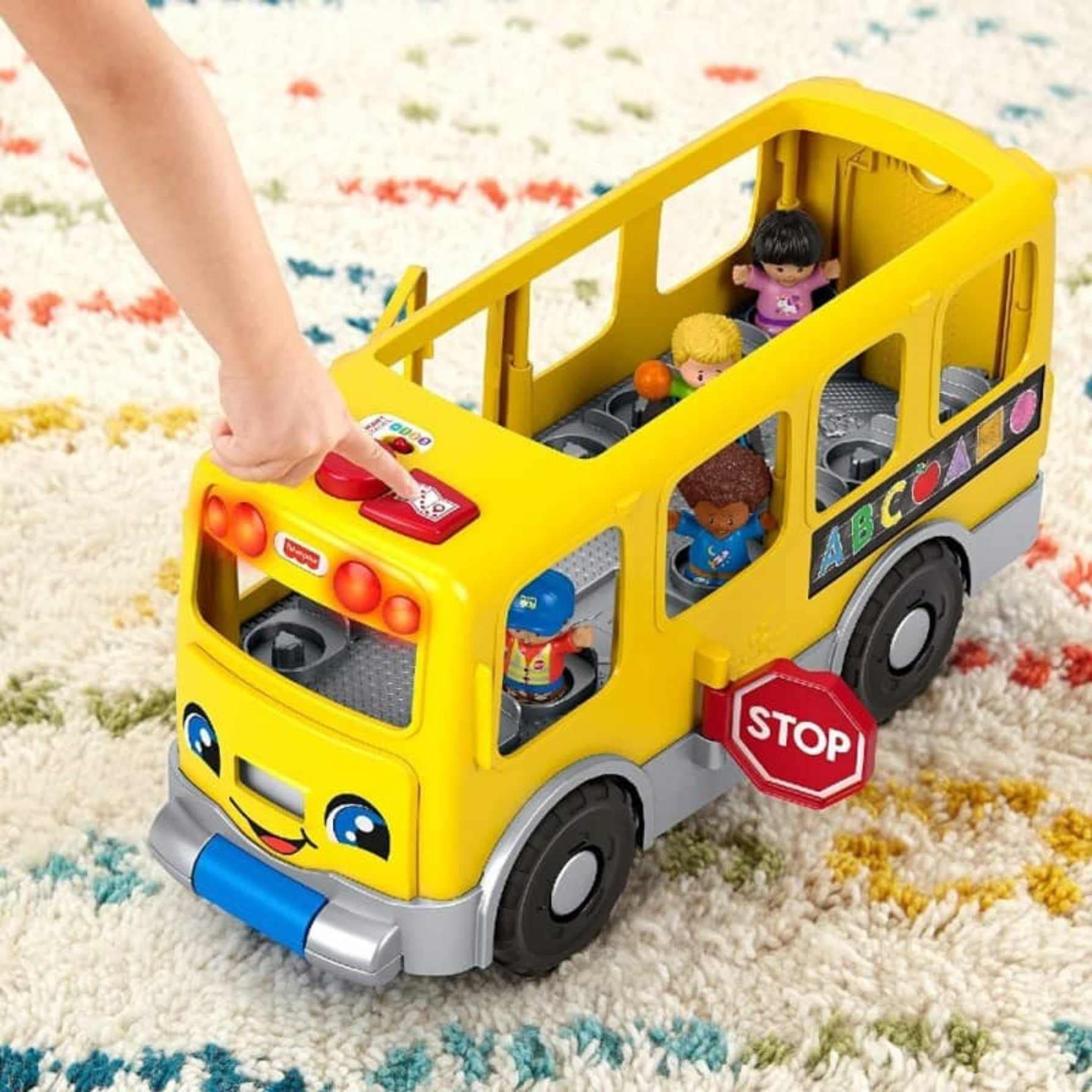 Fisher-Price Little People Autobús Escolar Grande Juguete de Arrastre con 4 Figuras, bebés +1 año, versión español (GTL68)