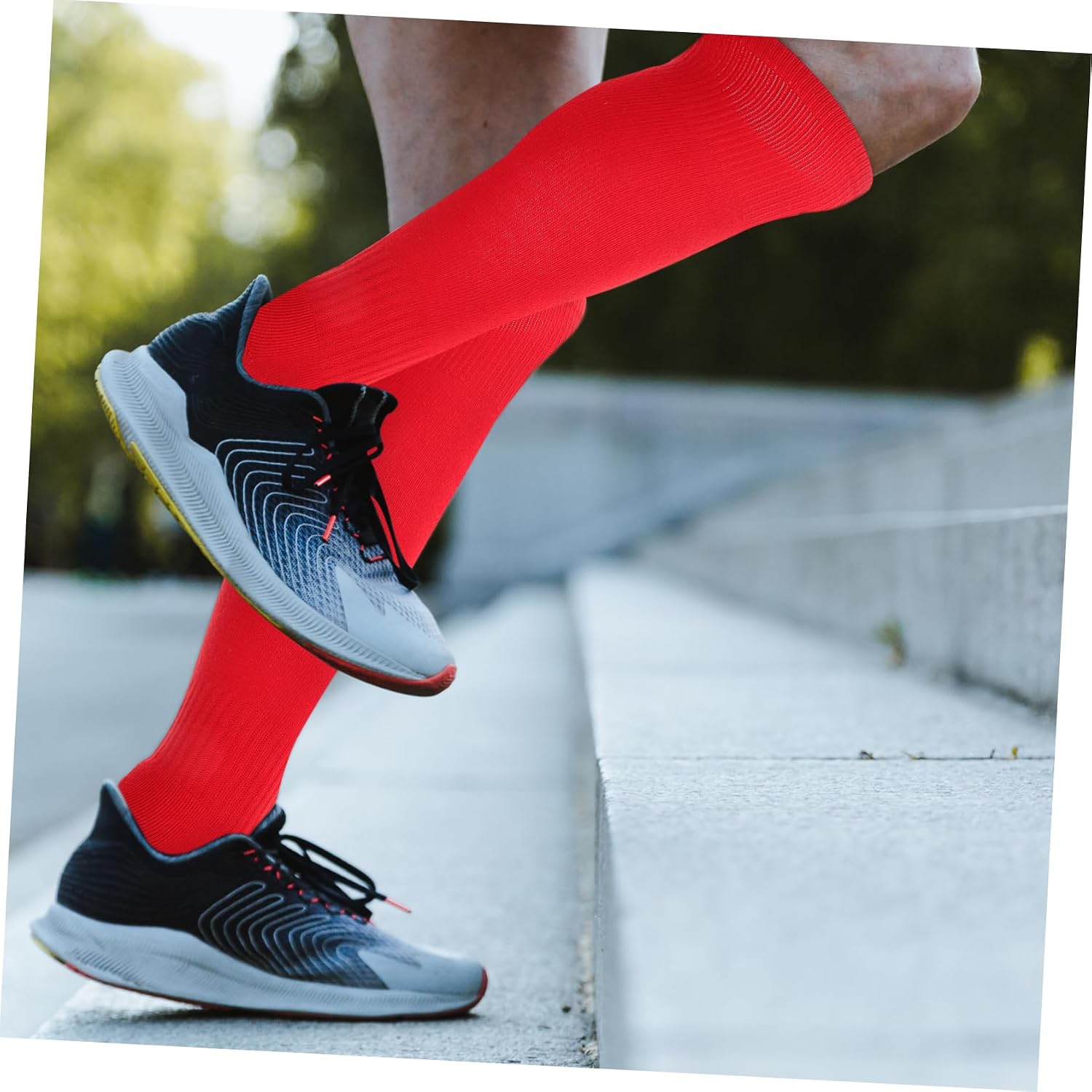 1pair Breathable Soccer Socks for Sports Knee-high Athletic Stockings Comfortable and Moisture-wicking Youth Football Socks Absorbent and Design