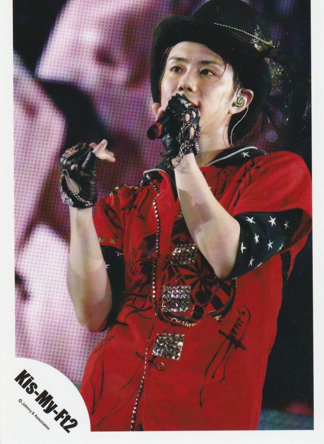 Amazon 北山宏光 Kis My Ft2 キスマイ 公式生写真 衣装赤 黒 マイク持ち 帽子 アイドル 芸能人グッズ 通販