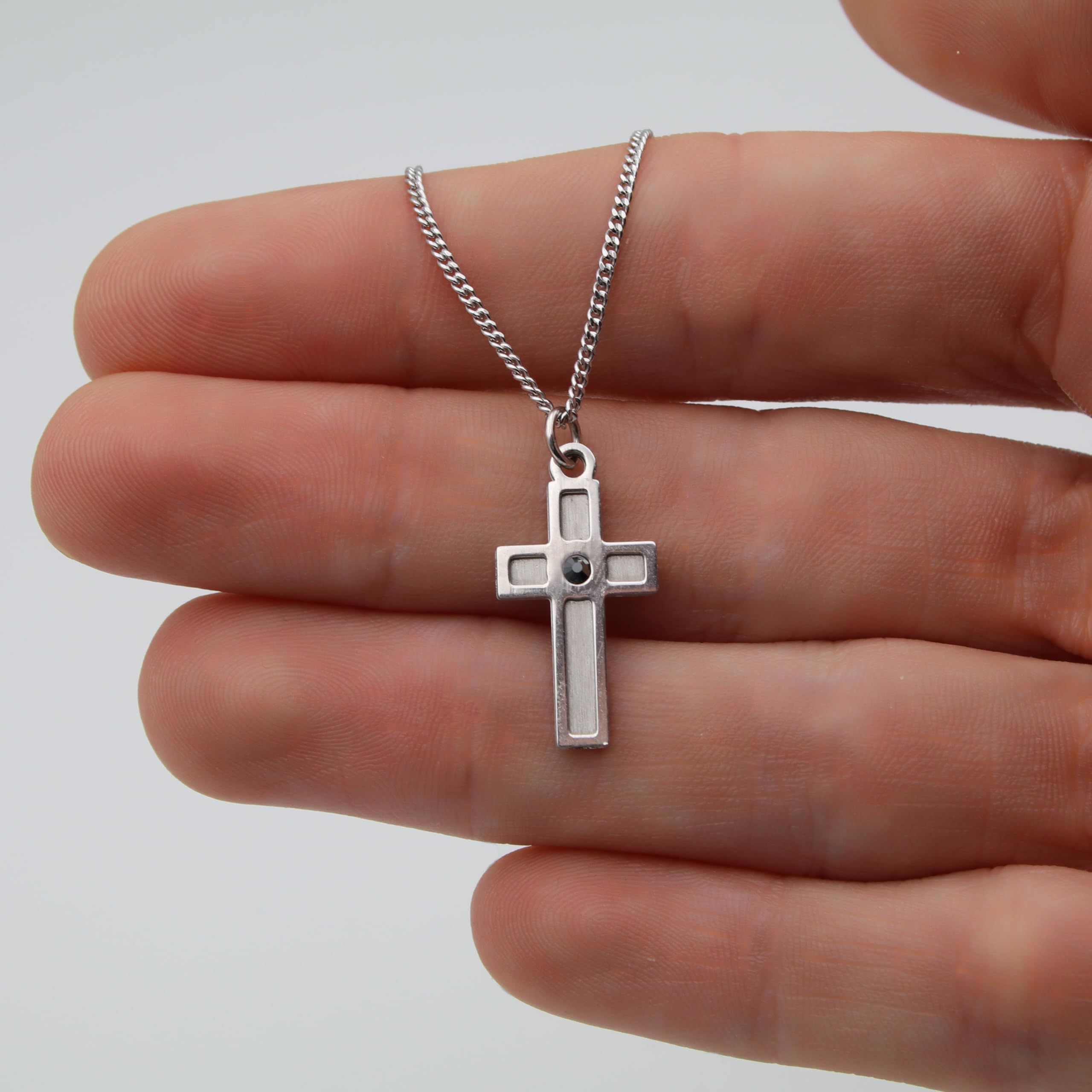 AKA Gioielli - Collar con Cruz para Hombre y Mujer en Plata de Ley 925 Chapada en Rodio, colgante con cristal de Hematita, cadena ajustable de 45-50 cm, joya hipoalergénica, idea regalo elegante