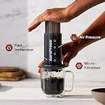 AeroPress Presse à café originale - Presse française tout-en-un, méthode manuelle de versement et d'expresso, infusion de 2 minutes pour moins d'amertume, plus de saveur, machine à café portable et compacte, voyage et camping