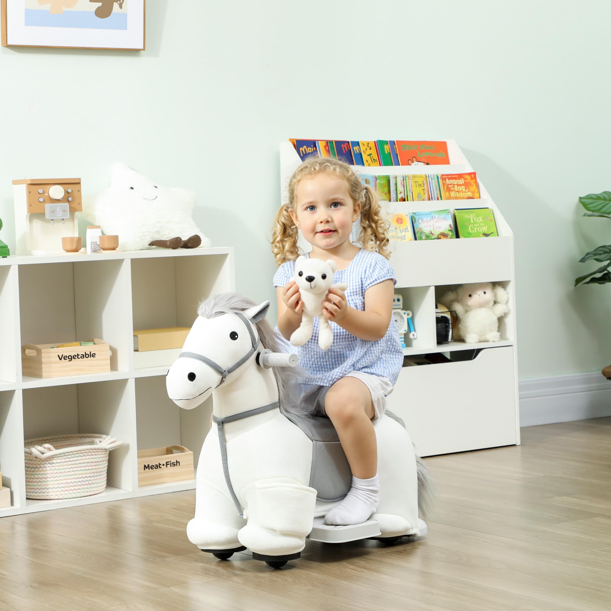 AIYAPLAY Caballito Eléctrico con Música, Batería 6V, Caballo de Juguete Eléctrico, Tacto Suave, Ruedas Silenciosas de PU, Marcha Adelante, Regalo para Niños y Niñas de 1,5 a 5 Años, Blanco