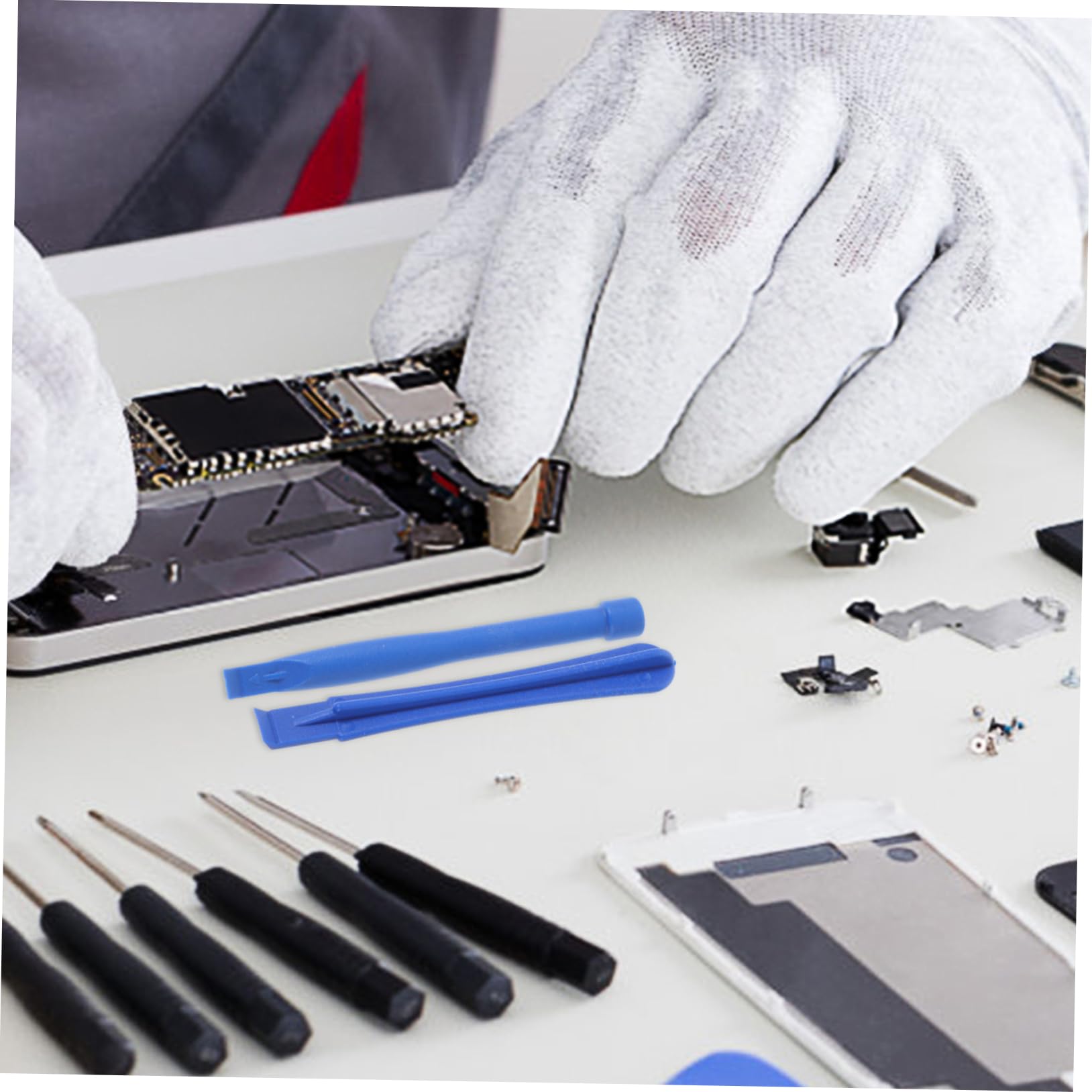 LALAFINA Eight in One Tool Set Portable Professional Screwdriver Set Compatible with iPhone Durable Disassembly Tools for