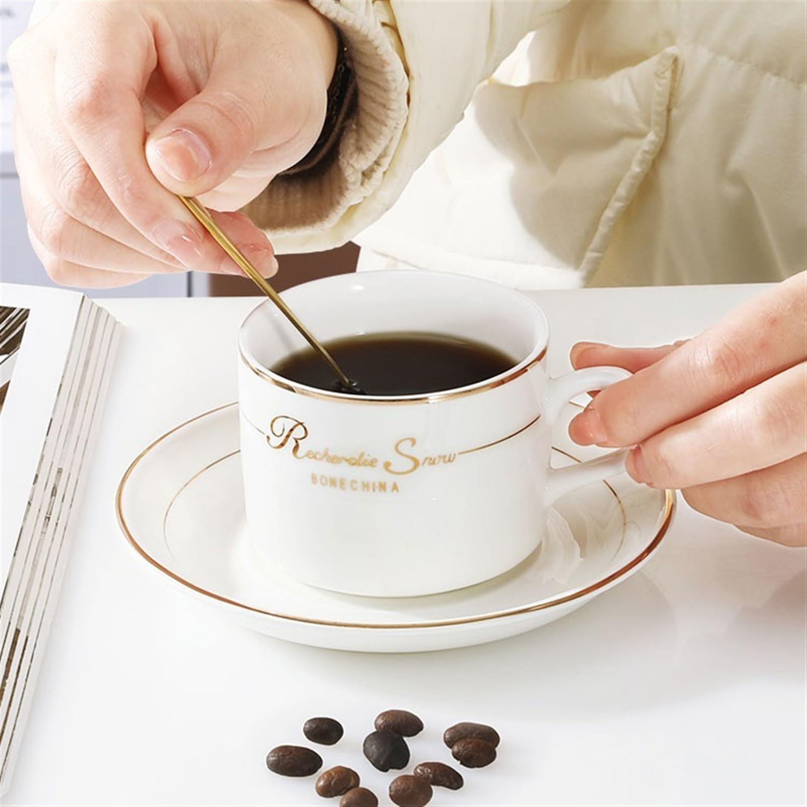 Tasses à café Ensemble de tasses à café en céramique exquise haute qualité, ensemble luxe européen deux pièces avec tasse, soucoupe et cuillère