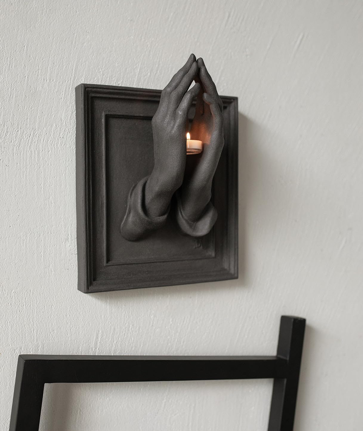 3D Praying Hands Wall lamp, Decorative Candlestick, Religious Art Sculpture, Handmade Art Aromatherapy Candlestick high-end Ornaments, Gifts, Home furnishings, Artworks (Black)