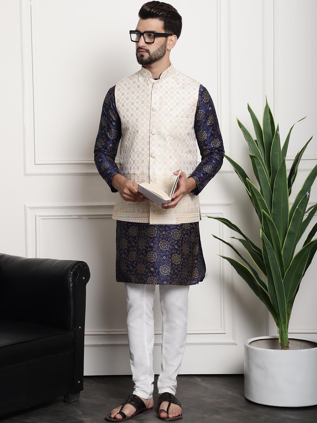 Sojanya (Since 1958 Men's Silk Blend Print Nblue Kurta And Cream Pyjama With Cream Nehru Jacket