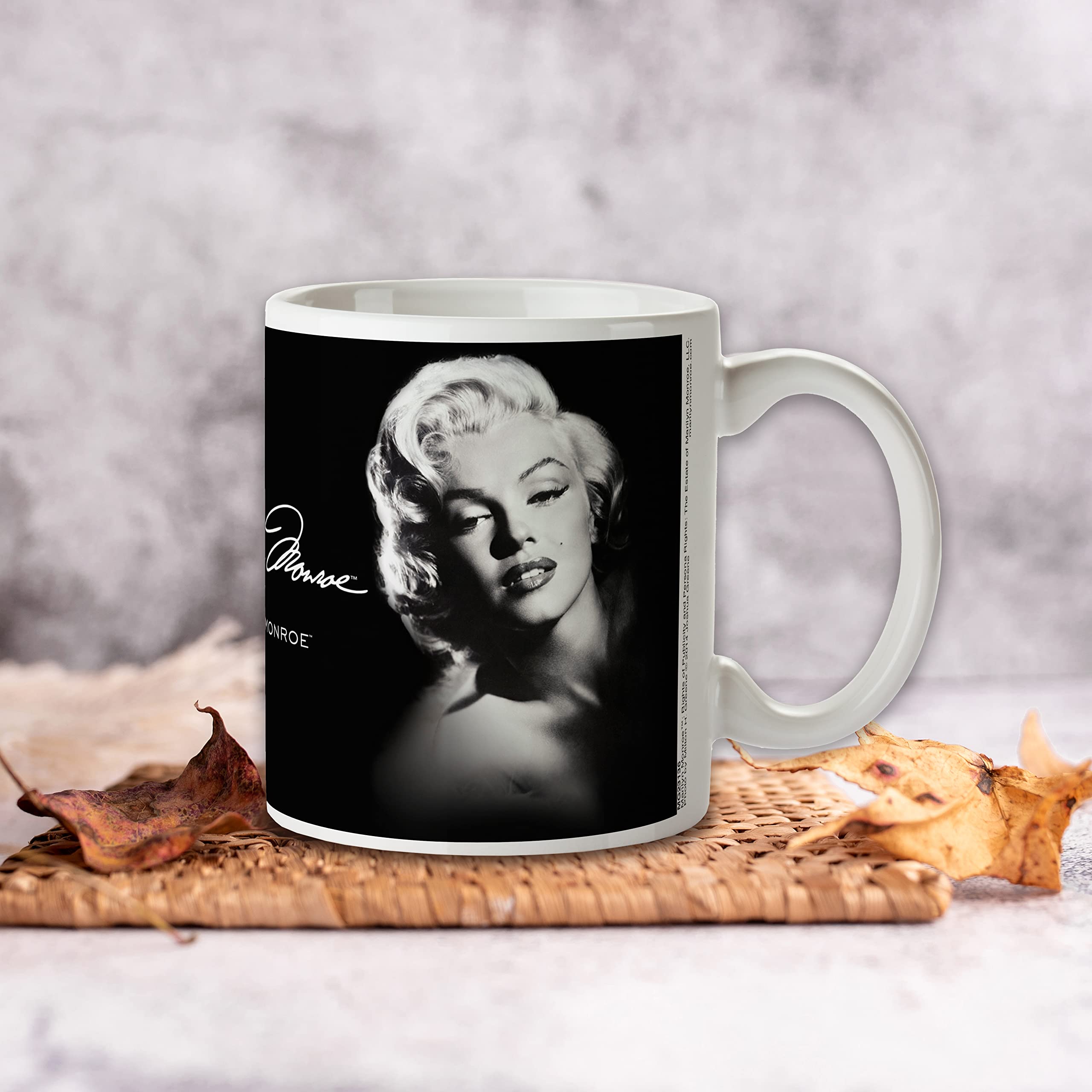 Amazon.com: Pyramid America Marilyn Monroe Coffee Mug - Marilyn 