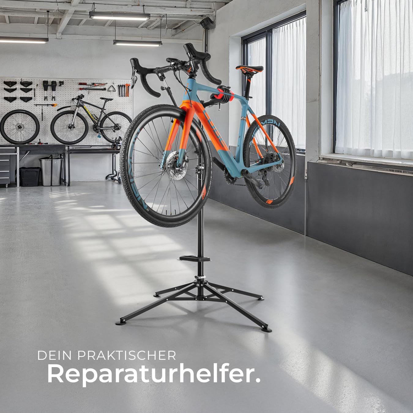 tectake® Fahrrad Reparaturständer Montageständer, Bike Stand für Fahrräder, Rennrad, Schnellspannsystem, 4 Punkt Ständerfuß, Zubehör magnetische Werkzeugablage, höhenverstellbar, klappbar | Höhenverstellbar 117–200 cm, 360° drehbar, mit festem Griff, Stab