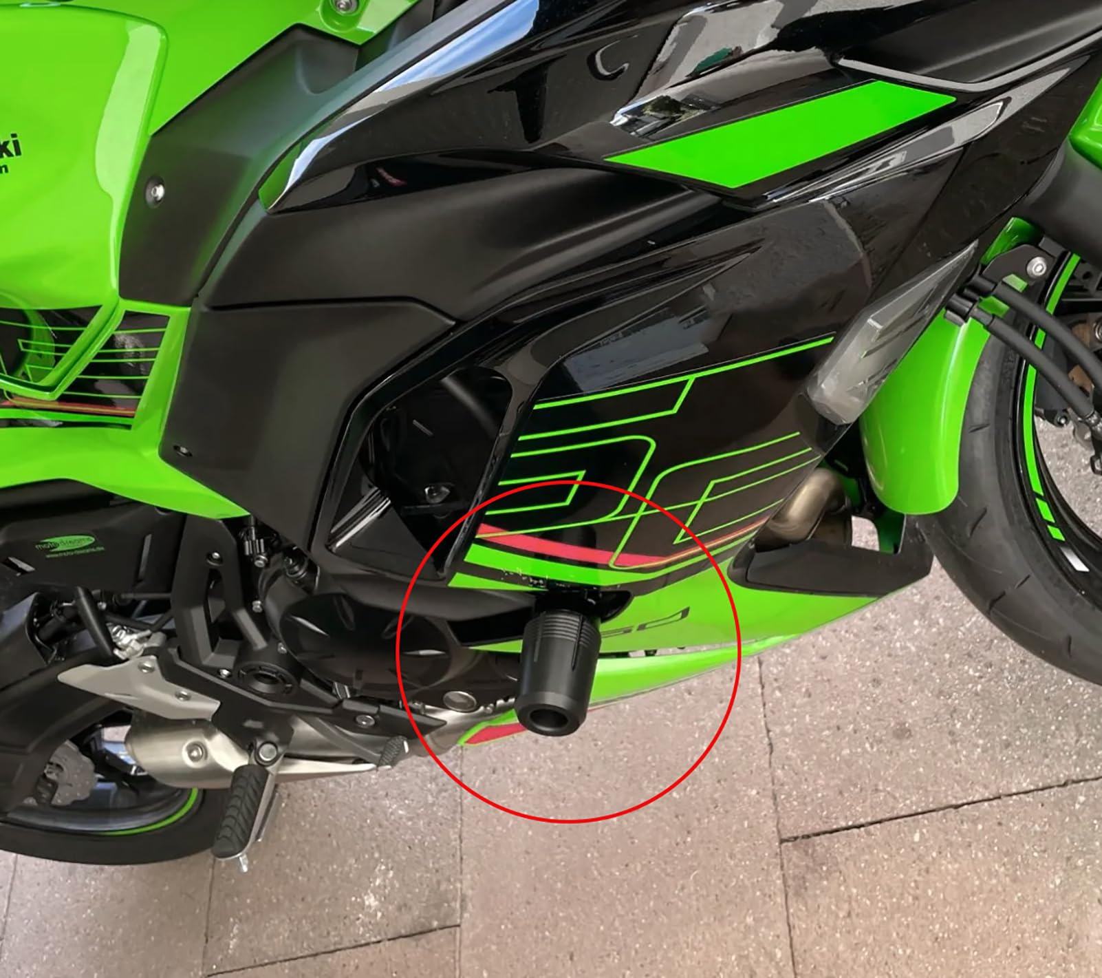 MOWOK Rahmenschutz-Pads Sturzbügel-Schutz für Kawasaki Ninja 650 Z650 Z650RS 2017-2024 2023 Z650 RS Z 650 2025 Schwarz