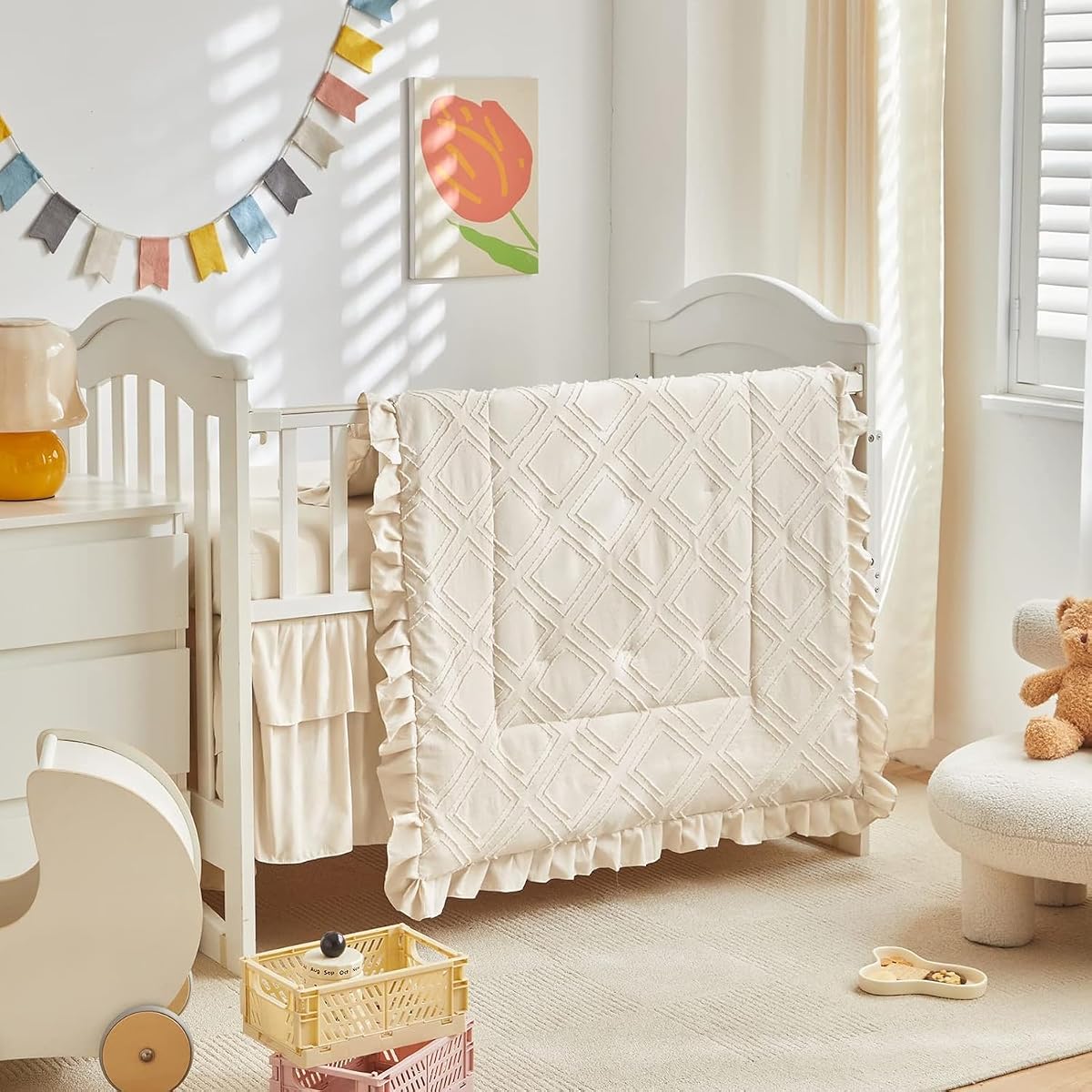 Juego de ropa de cama para minicuna, 3 piezas, edredón acolchado bohemio para bebé con volantes y sábana ajustable y falda de cama con volantes, ropa de cama para bebé linda y desgastada solo para minicuna, color crema y blanco
