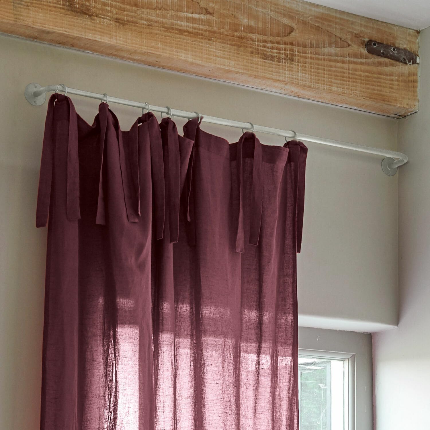 Loberon Gardinenstange Omara, weiß | Schlichtes Design, Wandhalterungen & 24 Gardinenringe Inklusive, Vorhangstange, Gardinenzubehör, Eisen