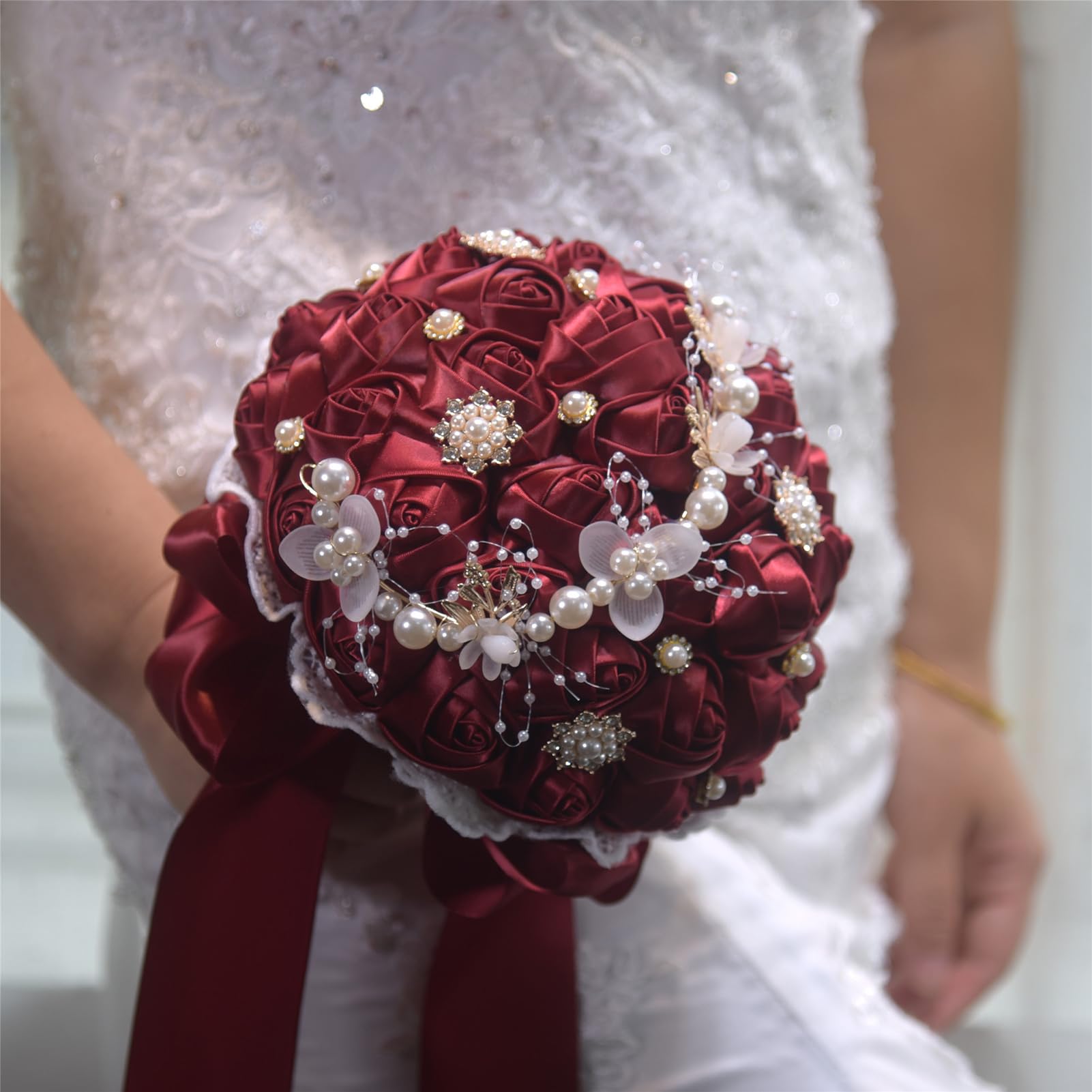 Bouquet da Sposa con Fiori Artificiali, Realizzato a Mano con Strass, Perle, Nastro, Raso, Rose, Bouquet Rotondo di Rose di Seta, Bouquet da Damigella d'Onore, Decorazione per Matrimonio.