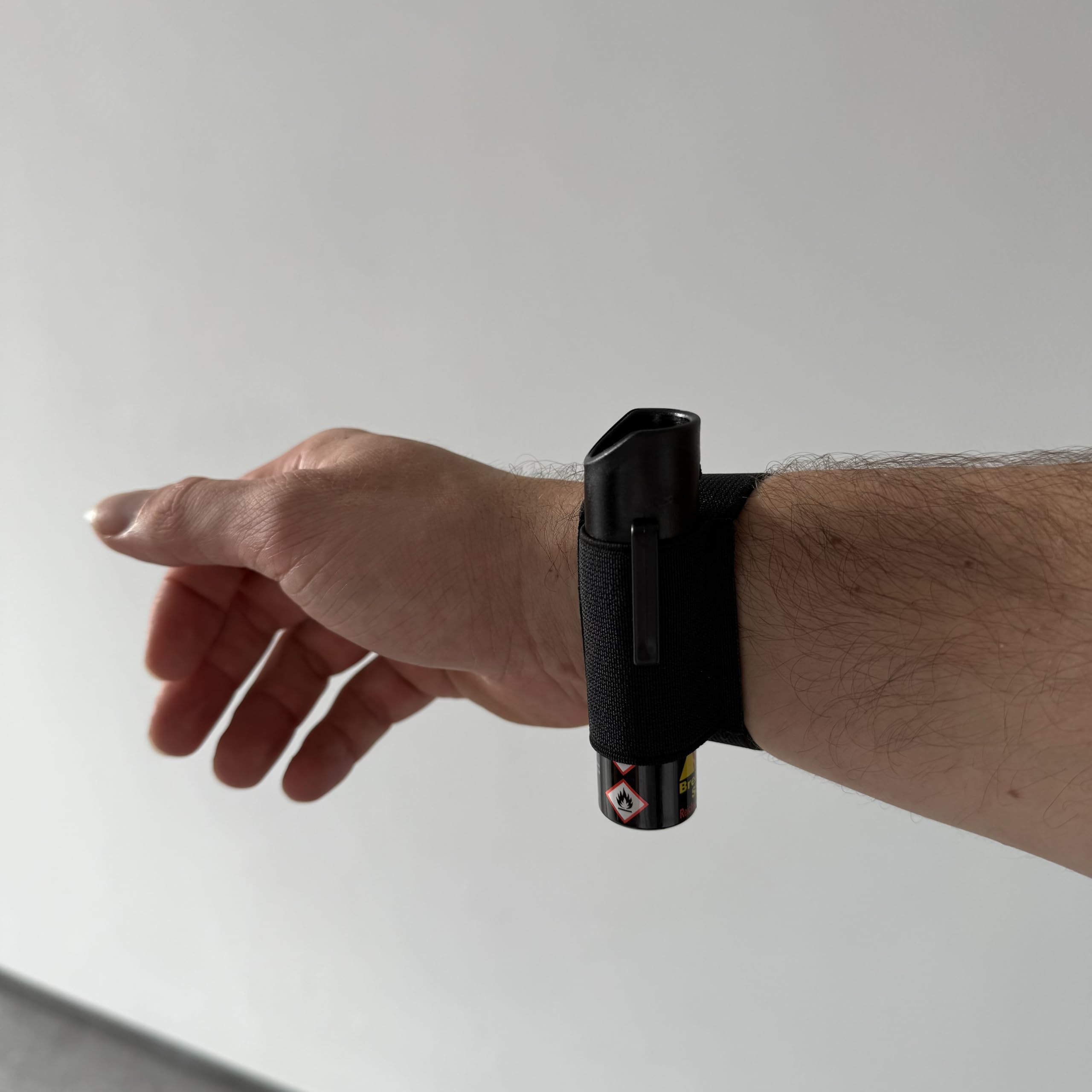 Pfefferspray 15ml Protect Anti-Dog Breitstrahl mit Armband Halterung Holster für Pfefferspray