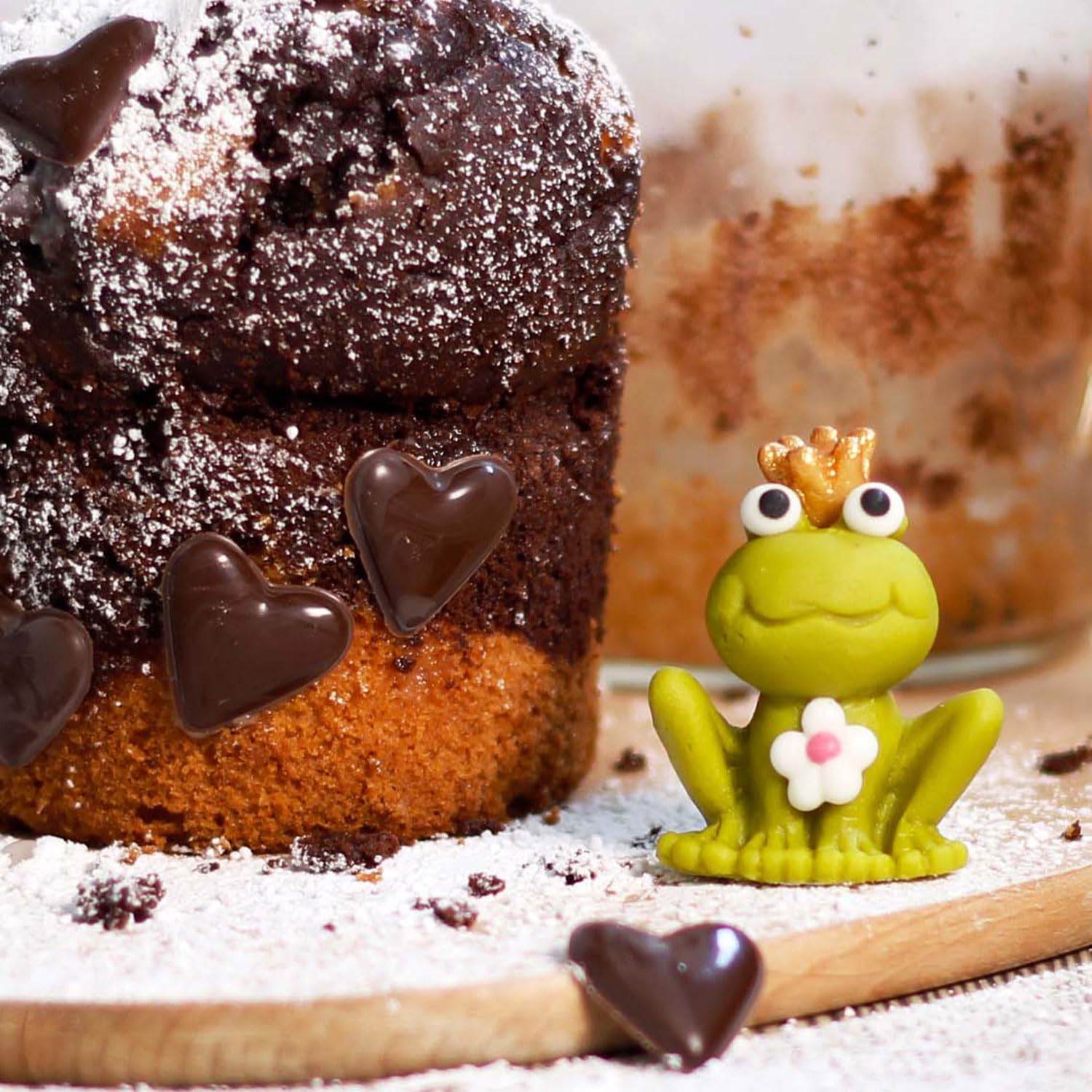 Günthart 12 Marzipan Frosch mit Krone im Cellophan Beutel als Froschkönig als passendes Geschenk, 1er Pack 216 g