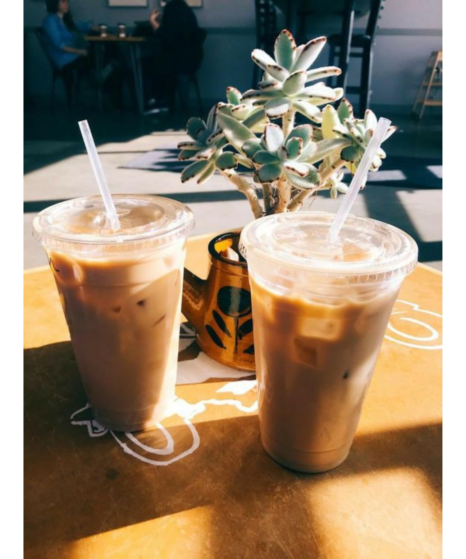 Aatriet 20 oz Clear Plastic Cups with Lids and Straws, Dispo -5