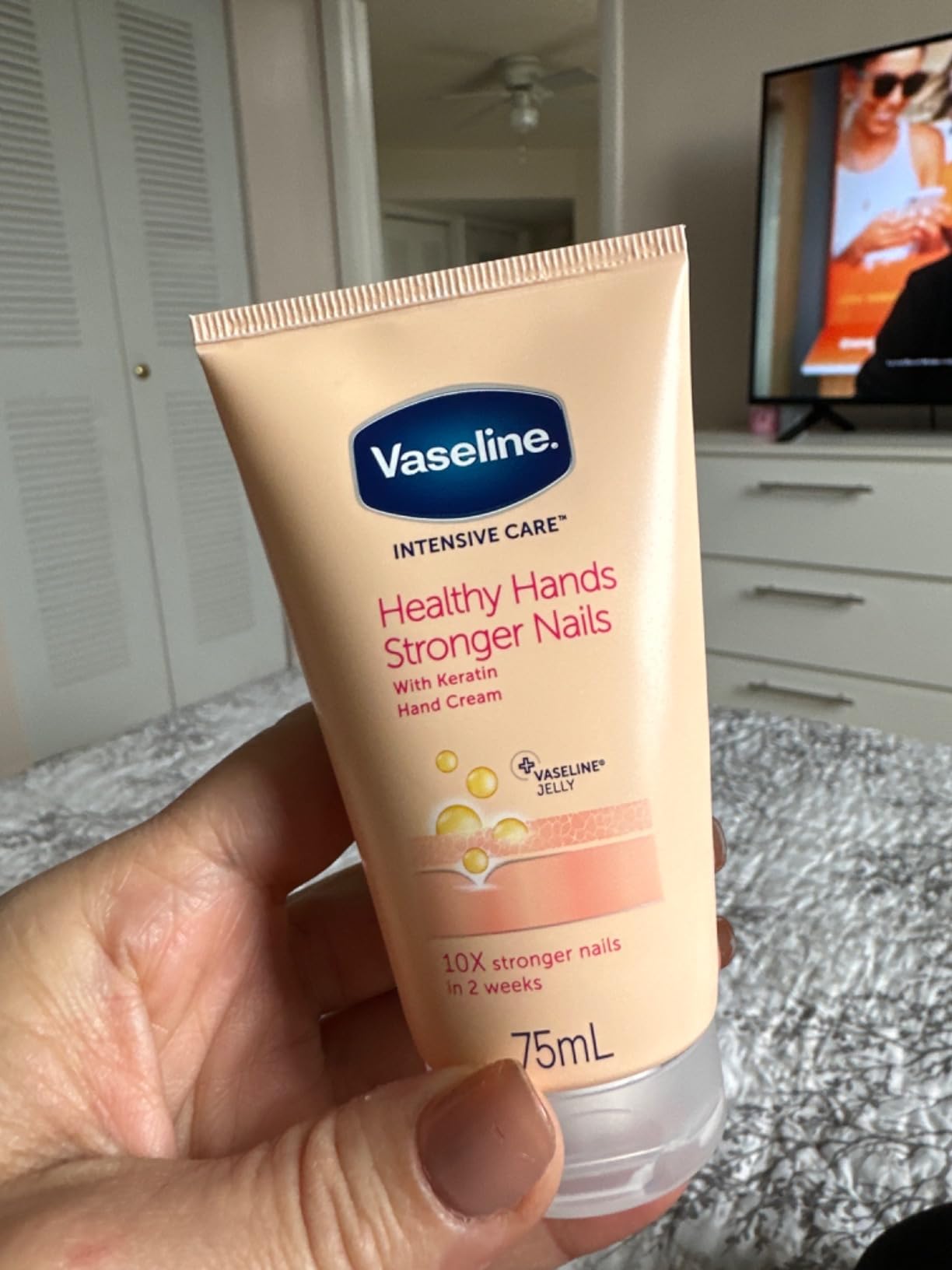 Vaseline Hand Cream 2-Pack – Healthy Hands Stronger Nails with Keratin, 10X Stronger Nails in 2 Weeks, 3.4 Oz Ea