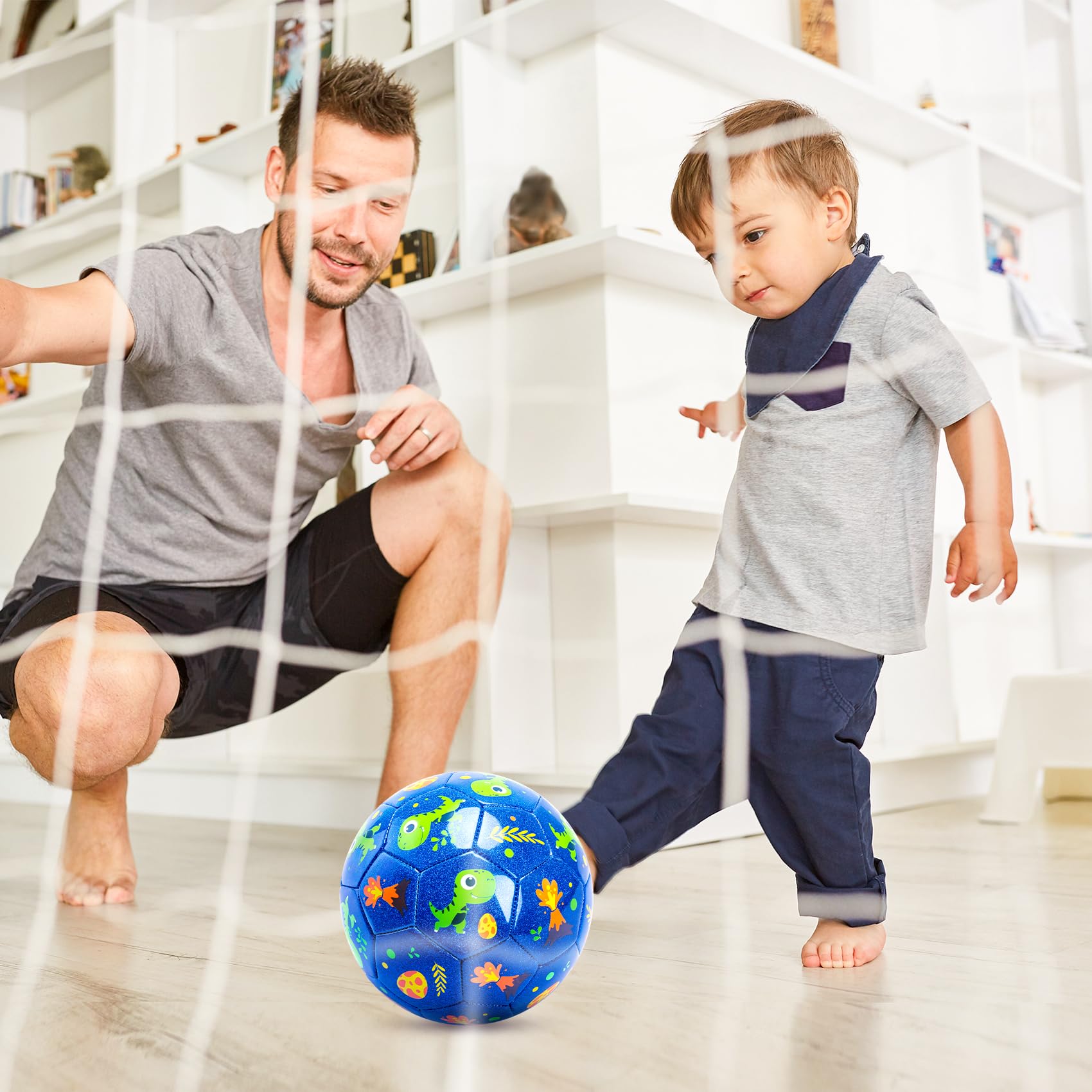 Balón de fútbol de tamaño 2 para niños pequeños, pelota de dibujos animados de dinosaurio azul para niños y niñas de 2, 3, 4, 5, 6 años, juego deportivo para interiores y exteriores con 9