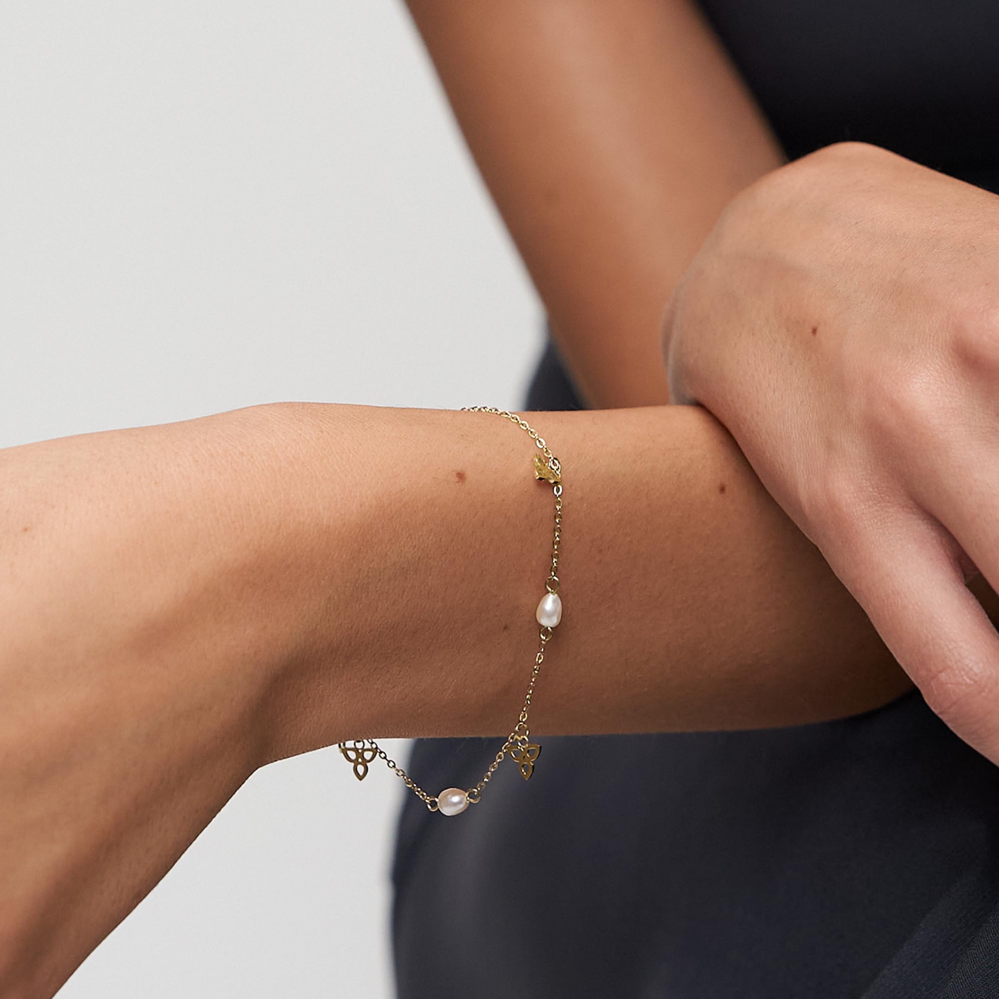 Tamaris Armband für Damen aus Edelstahl, Frauen Armschmuck größenverstellbar und wasserfest