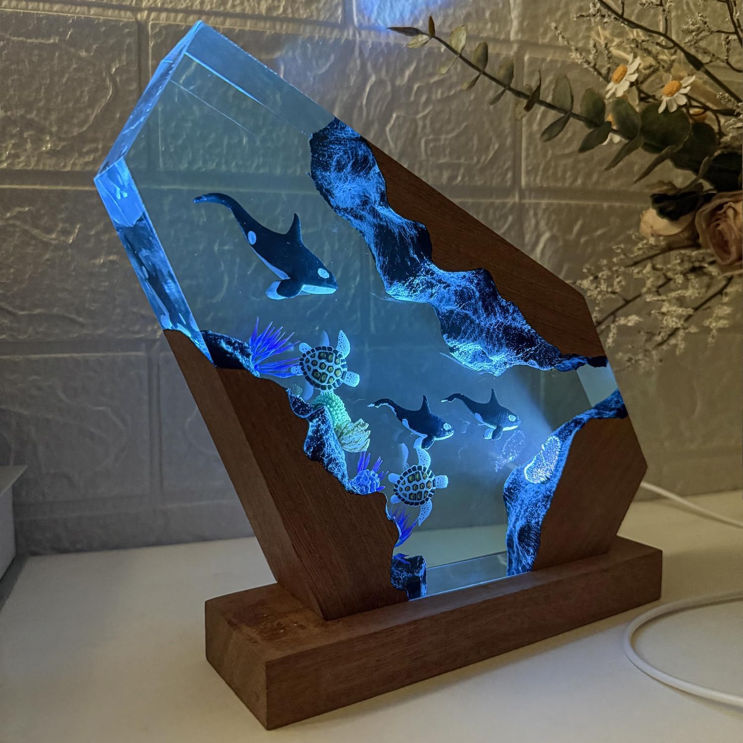 Orca Ocean Resin Lamp - Handmade Resin Night Light with USB Port, Variable Lights, Marine Biology Gifts for Women and Men, Ocean Enthusiast Collectibles, Unique Birthday Gifts for Him & Her (8"x5")