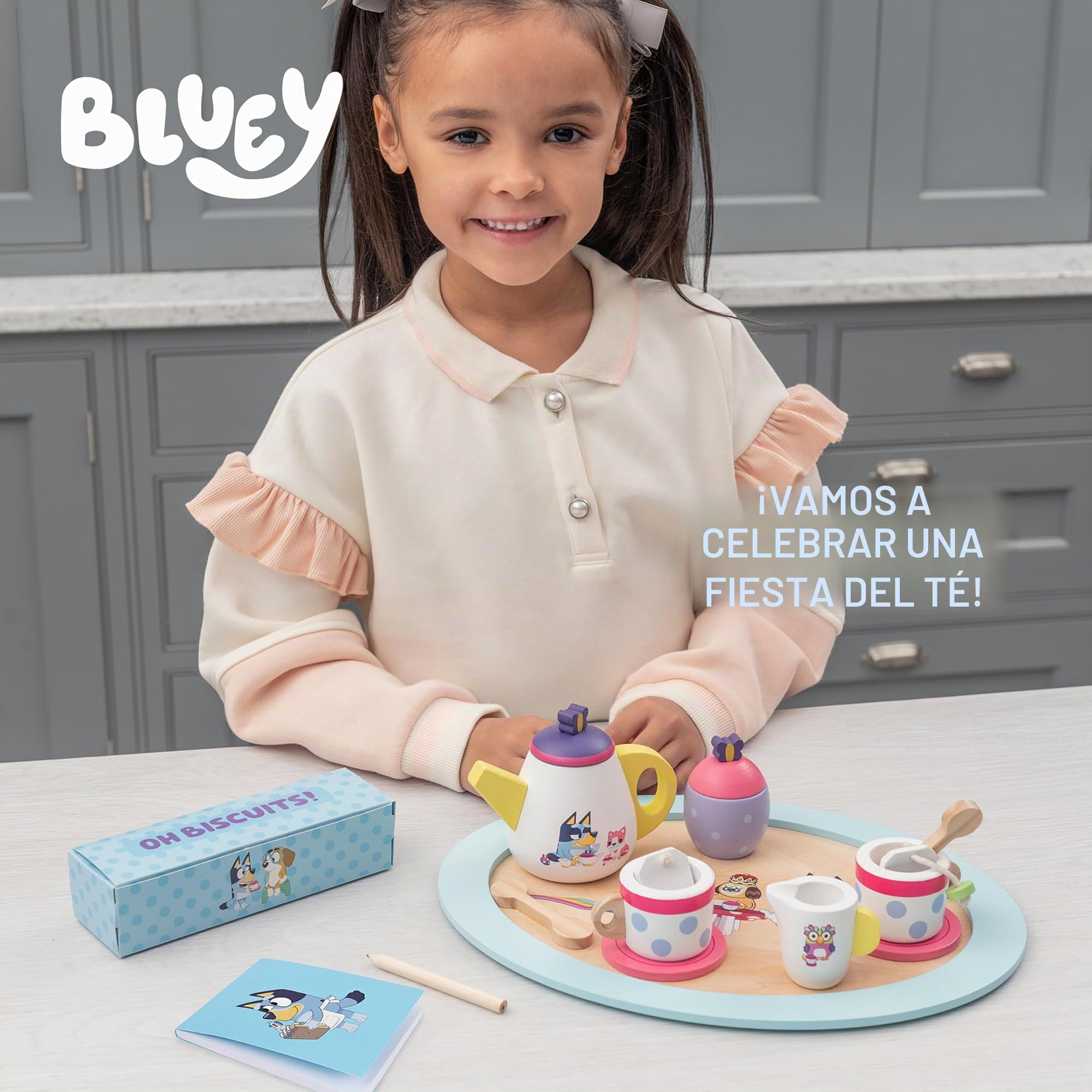 BLUEY Tea Party Set – Juego de simulación de Madera de 18 Piezas con Bandeja, Tetera, Tazas de té, Galletas y Bloc de Notas para niños de 3 años en adelante – Diversión imaginativa y Juegos de