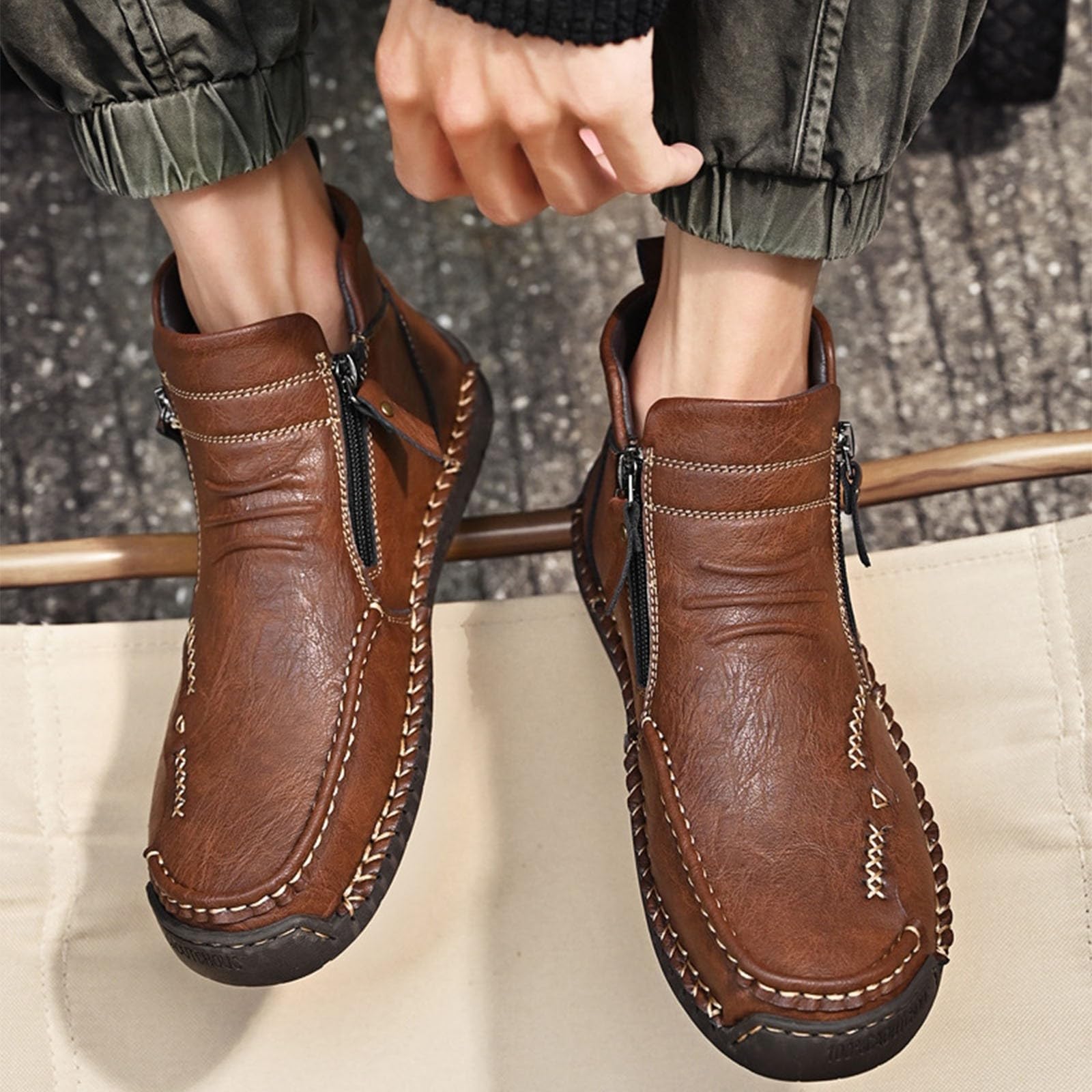Pumio Chaussures de randonnée en Cuir Faites à la Main for Hommes | Fermeture éclair latérale, doublure polaire chaude, semelle en caoutchouc flexible, for la conduite(Dark brown,45 EU)