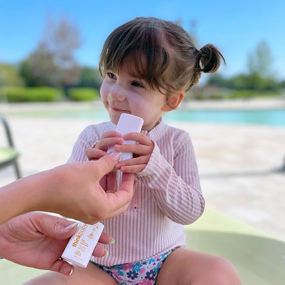 عصا حماية من الشمس Thinkbaby SPF 30 آمنة وطبيعية ومقاومة للماء للأطفال والرضع والبالغين، عصا حماية من الشمس UVA/UVB معدنية صديقة للشعاب المرجانية، 0.64 أونصة