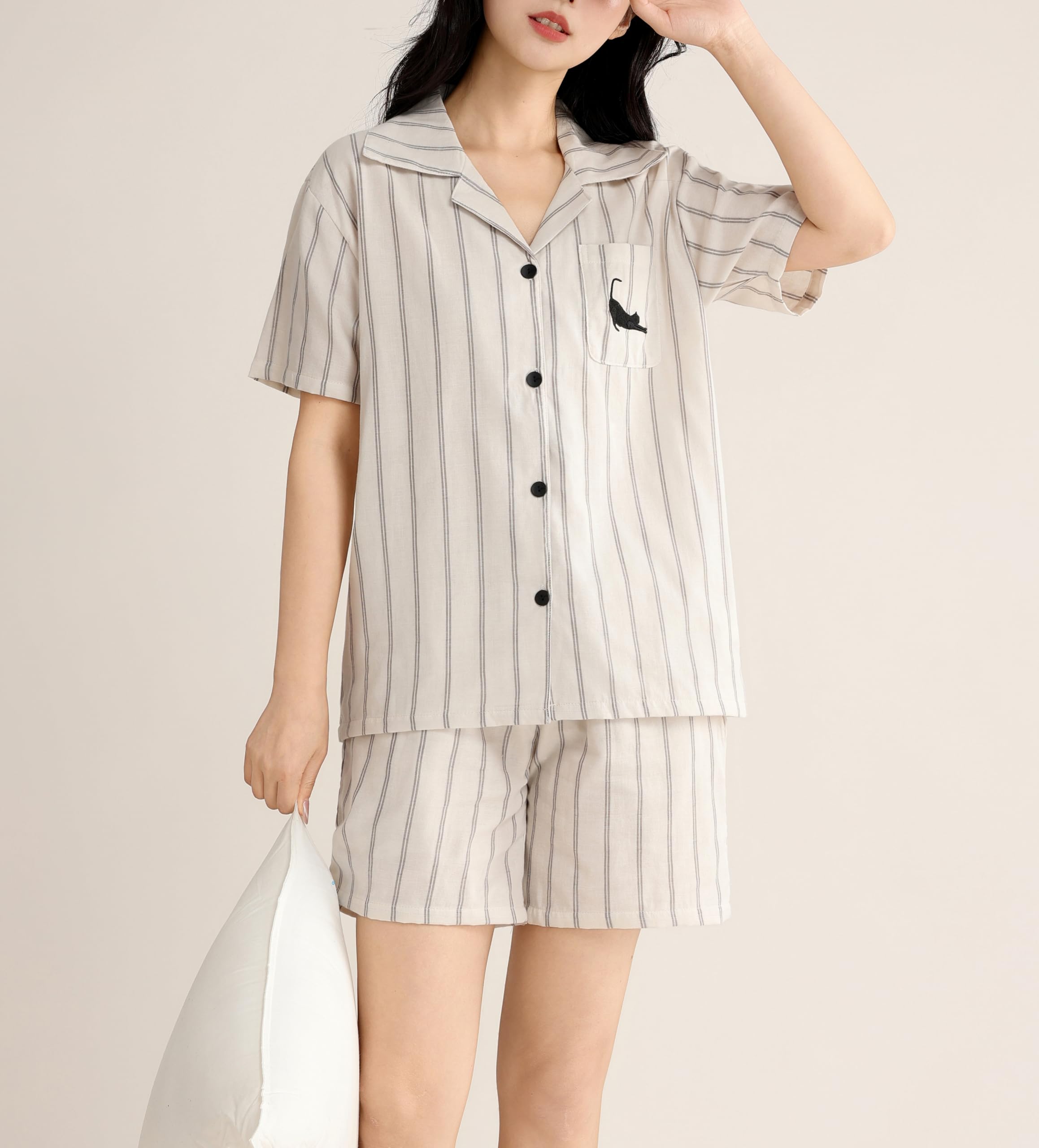 Ensemble Pyjama Femme Coton Rayé Court | Short rayé, boutonnage devant, haut col, poche poitrine, bordure contrastée. Loungewear d'été respirant