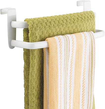 mDesign Barra para colgar paños de cocina – Colgador de cocina doble para colocar en las puertas de los armarios – Toallero de baño curvado de metal – ...