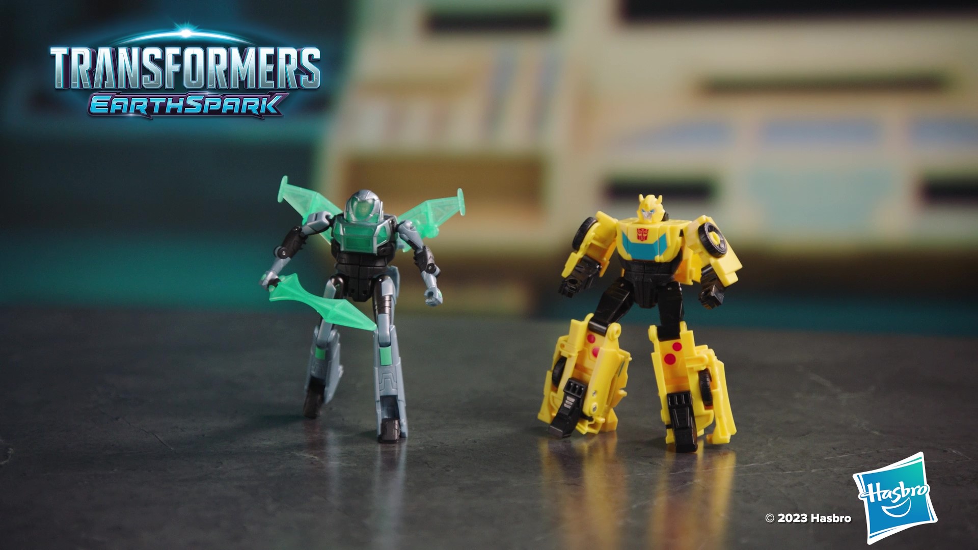 WORKER BEE & BUMBLEBEE セット Amazon.com: Transformers EarthSpark Cyber-Combiner Bumblebee and