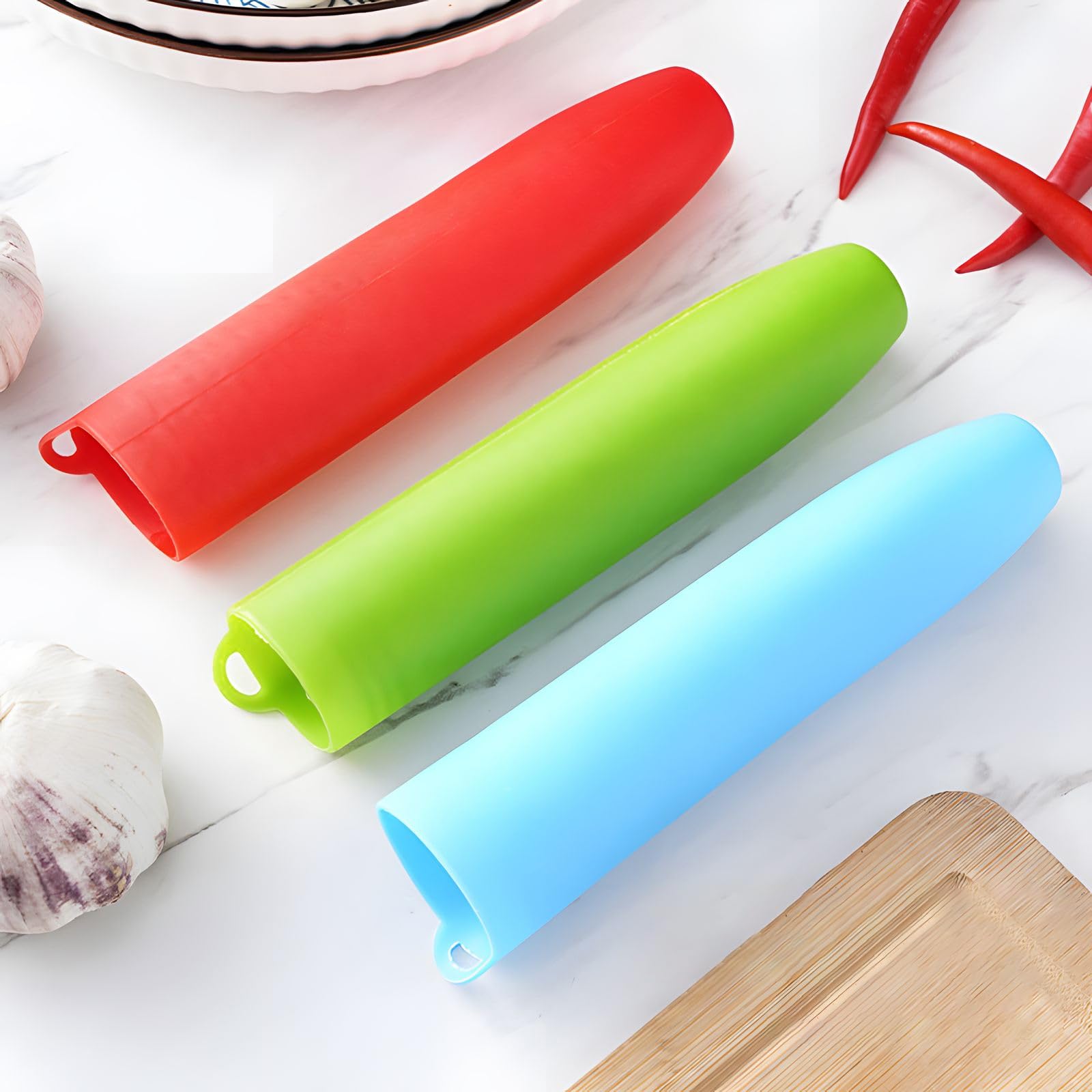 Generic DSP001 éplucheur d'ail en silicone ; Lot de 3 ; Tube d'épluchage d'ail ; Silicone de qualité alimentaire, sans BPA, pas de décoloration, agréable au toucher.